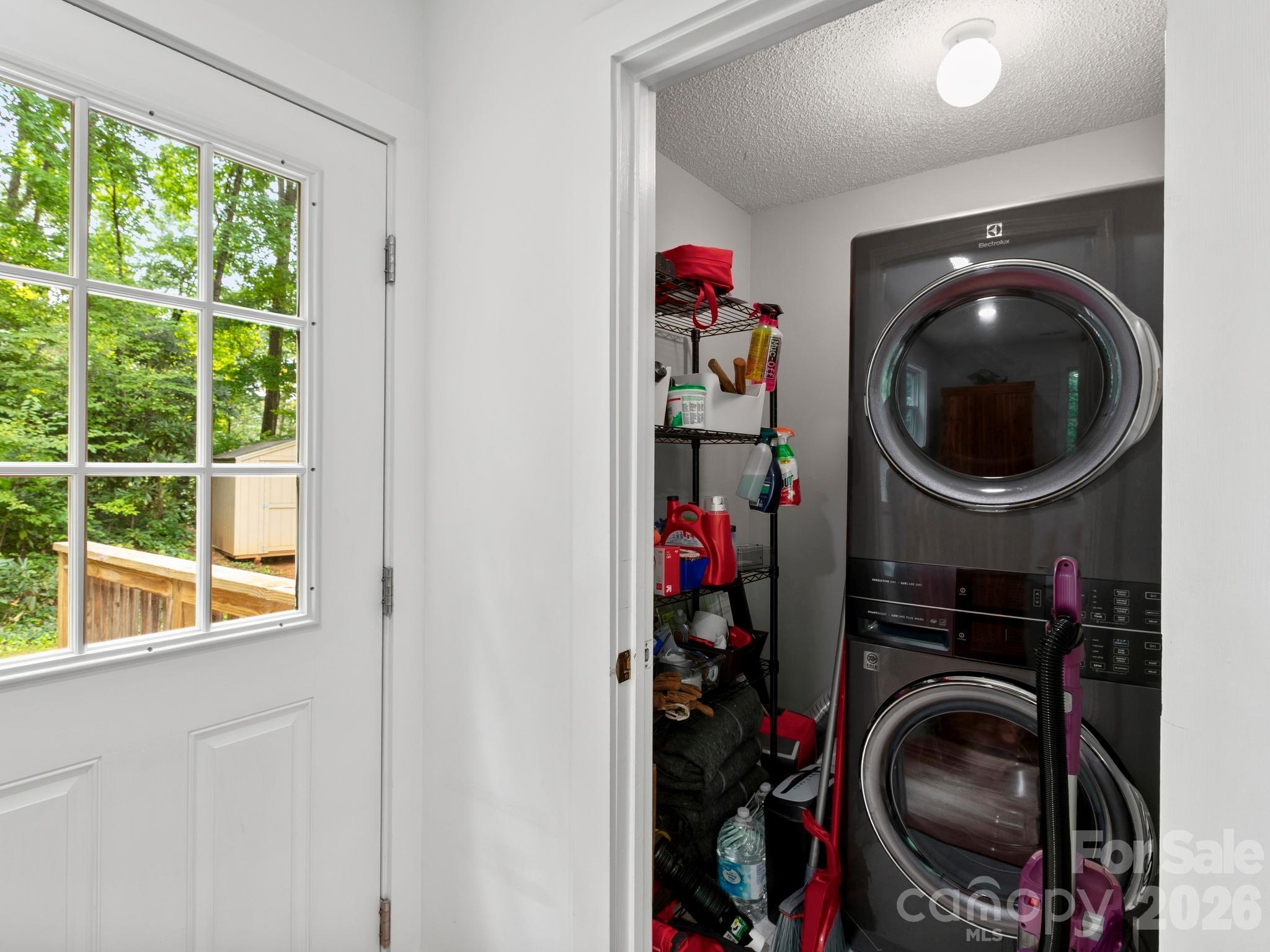 Pantry / laundry area. - 41 Bear Trail, Fairview
