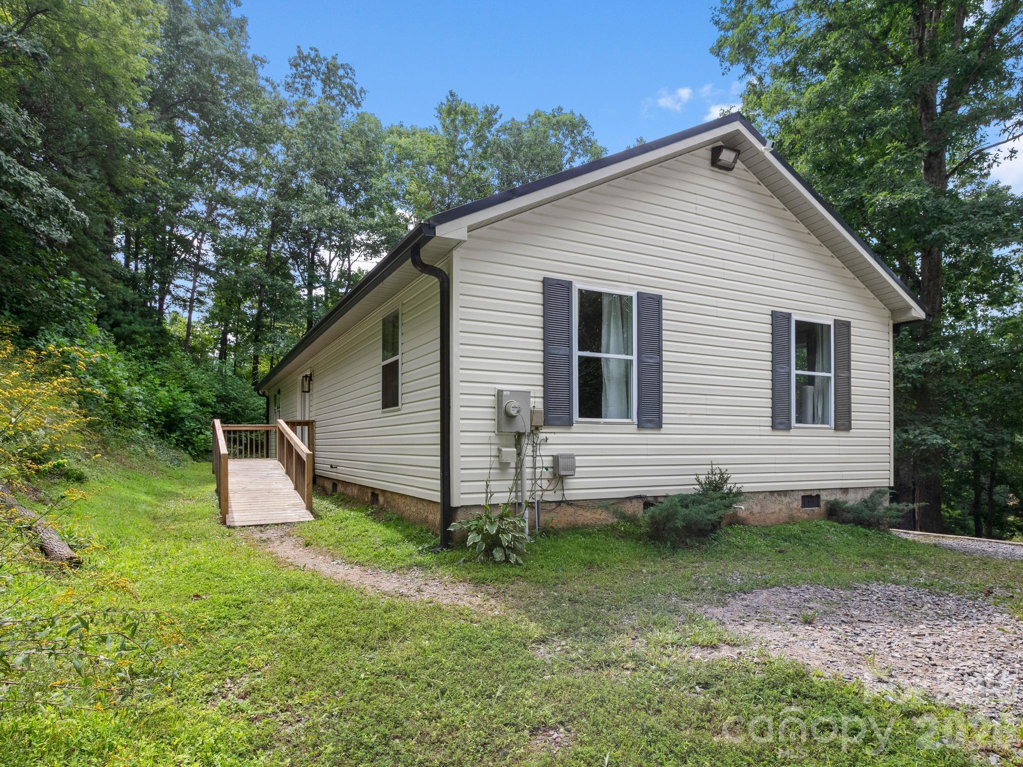 Single Family Residence at 41 Bear Trail, Fairview, photo 32 of 38