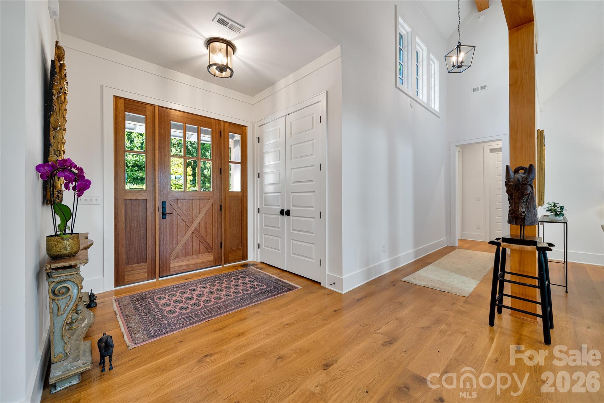 Large foyer with exposed beams - 442 Autumn Sky Drive, Hendersonville