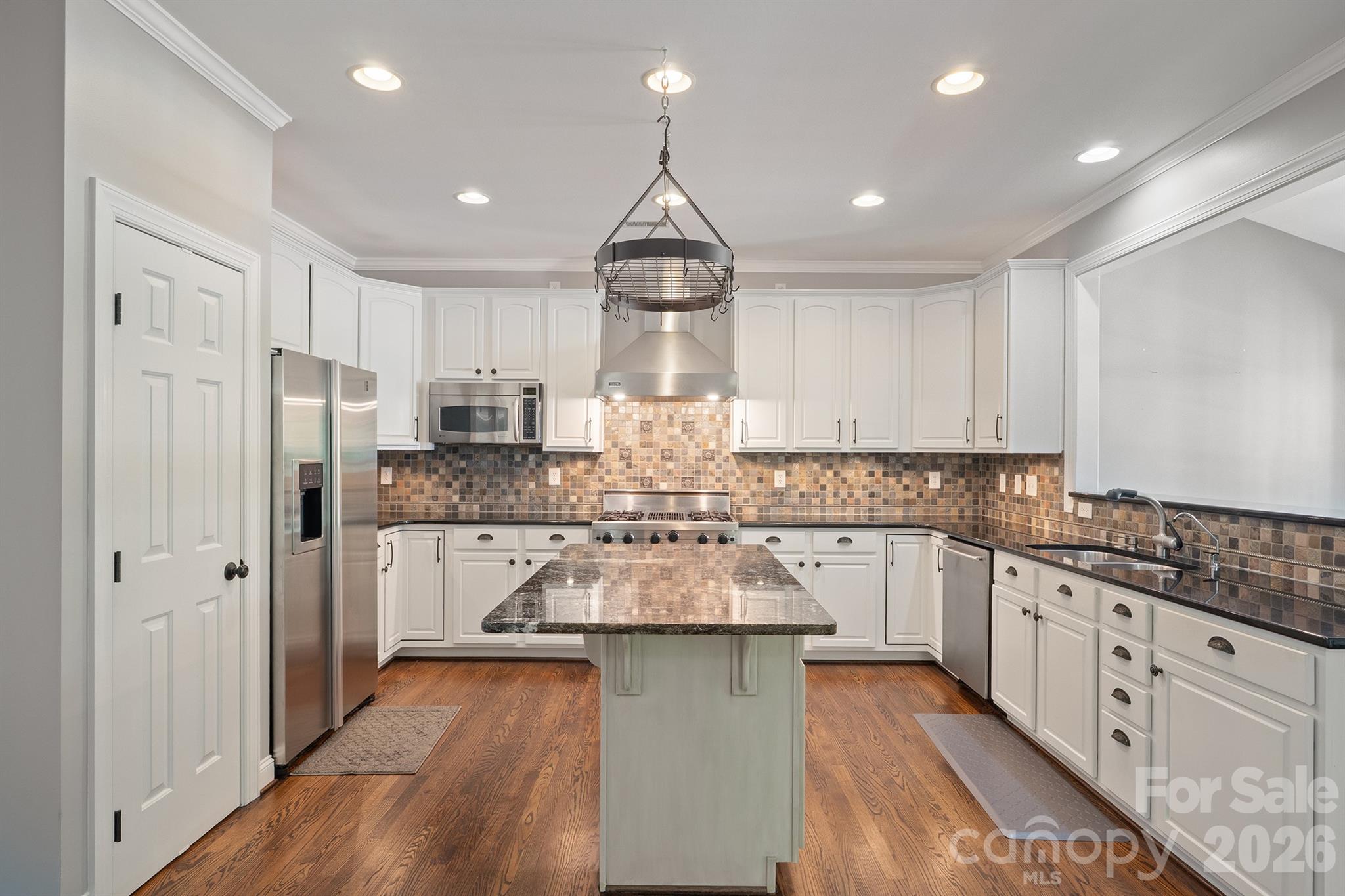 Townhouse at 14509 Greenpoint Lane, Huntersville, photo 5 of 41