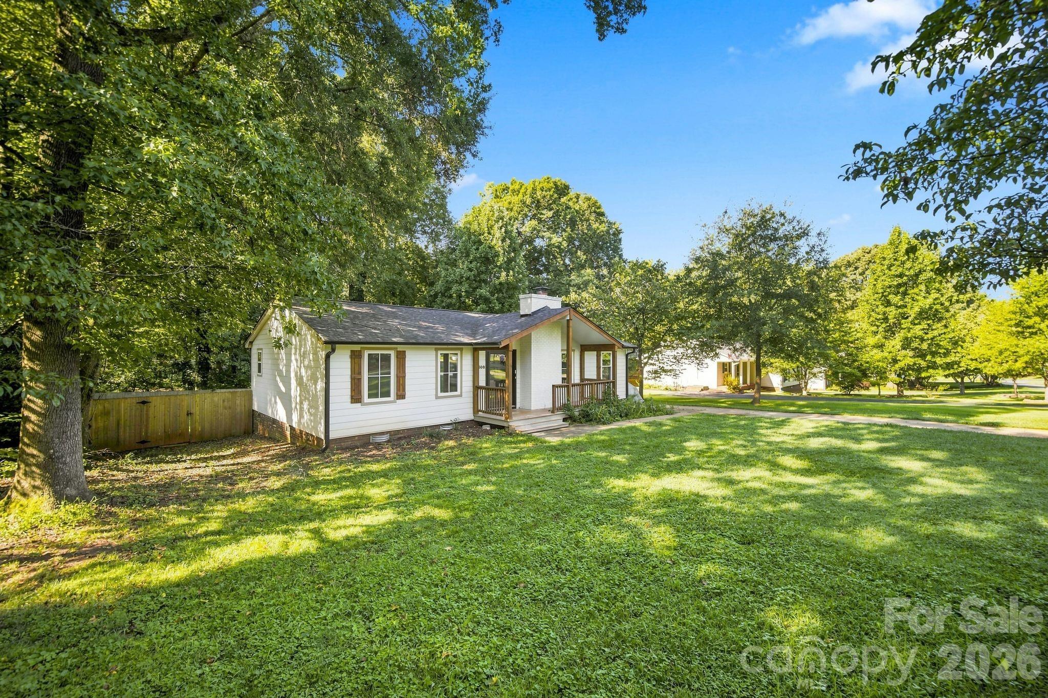 Single Family Residence at 600 Briar Creek Road, Gastonia, photo 2 of 33