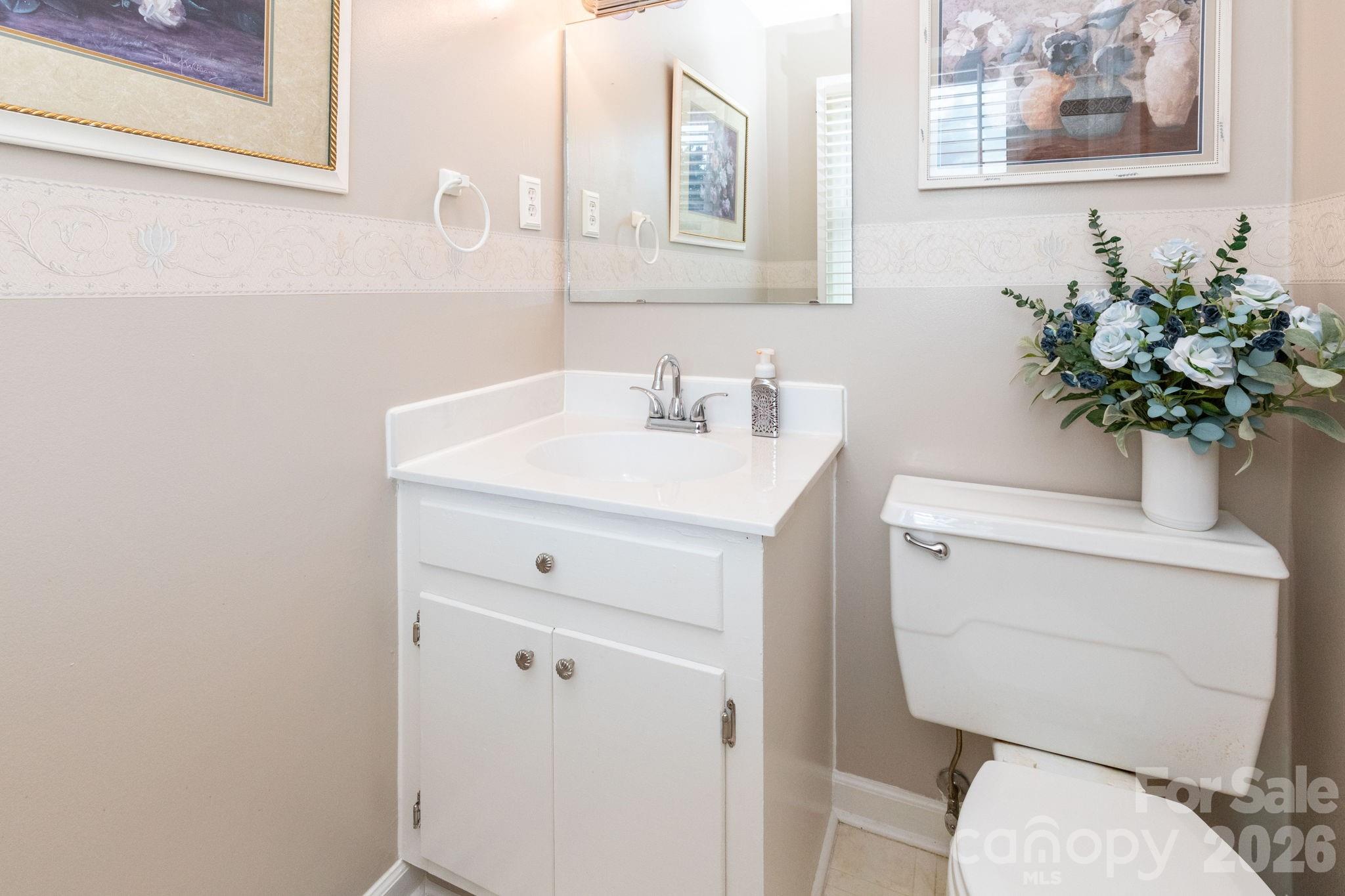 2nd Primary Half Bath - 84 Portcrest Heights, Marion