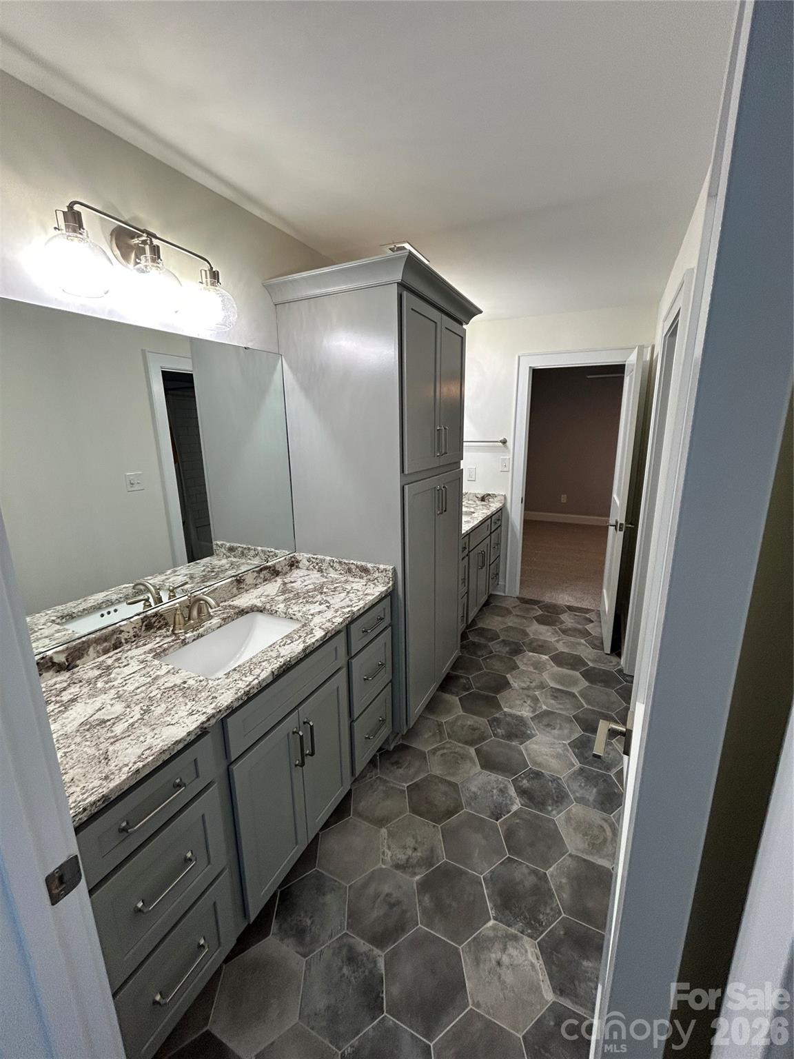 Guest Bath - 1686 Nestledown Court, Rock Hill