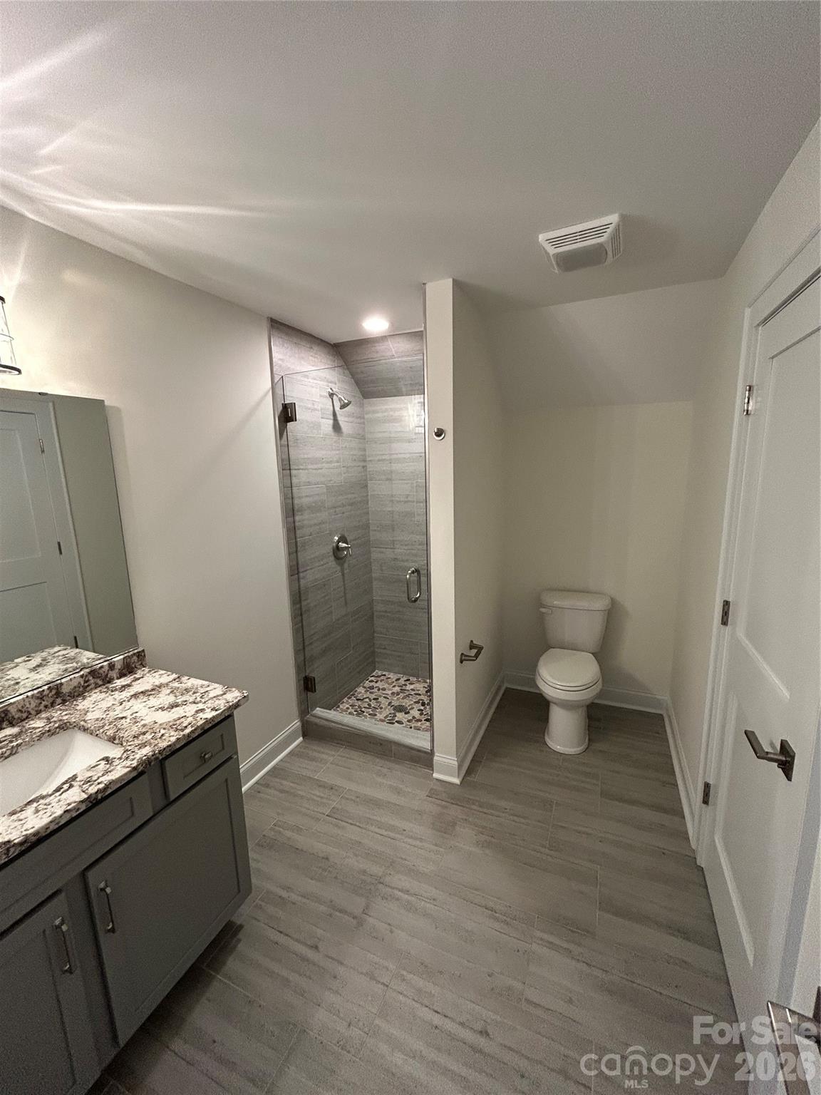 Guest Bath - 1686 Nestledown Court, Rock Hill