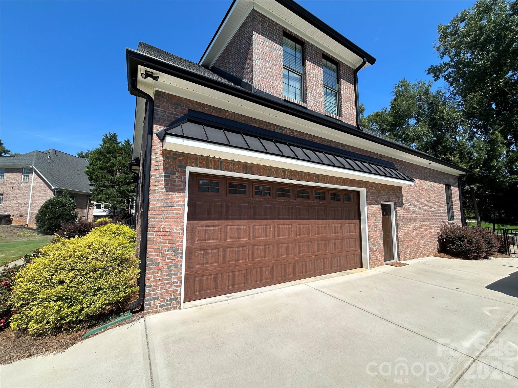 Single Family Residence at 1686 Nestledown Court, Rock Hill, photo 37 of 45