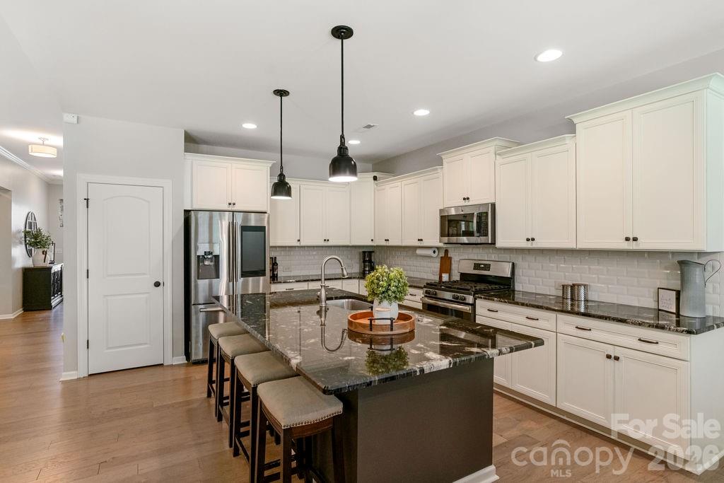 Single Family Residence at 378 Broadleaf Drive, Denver, photo 9 of 42