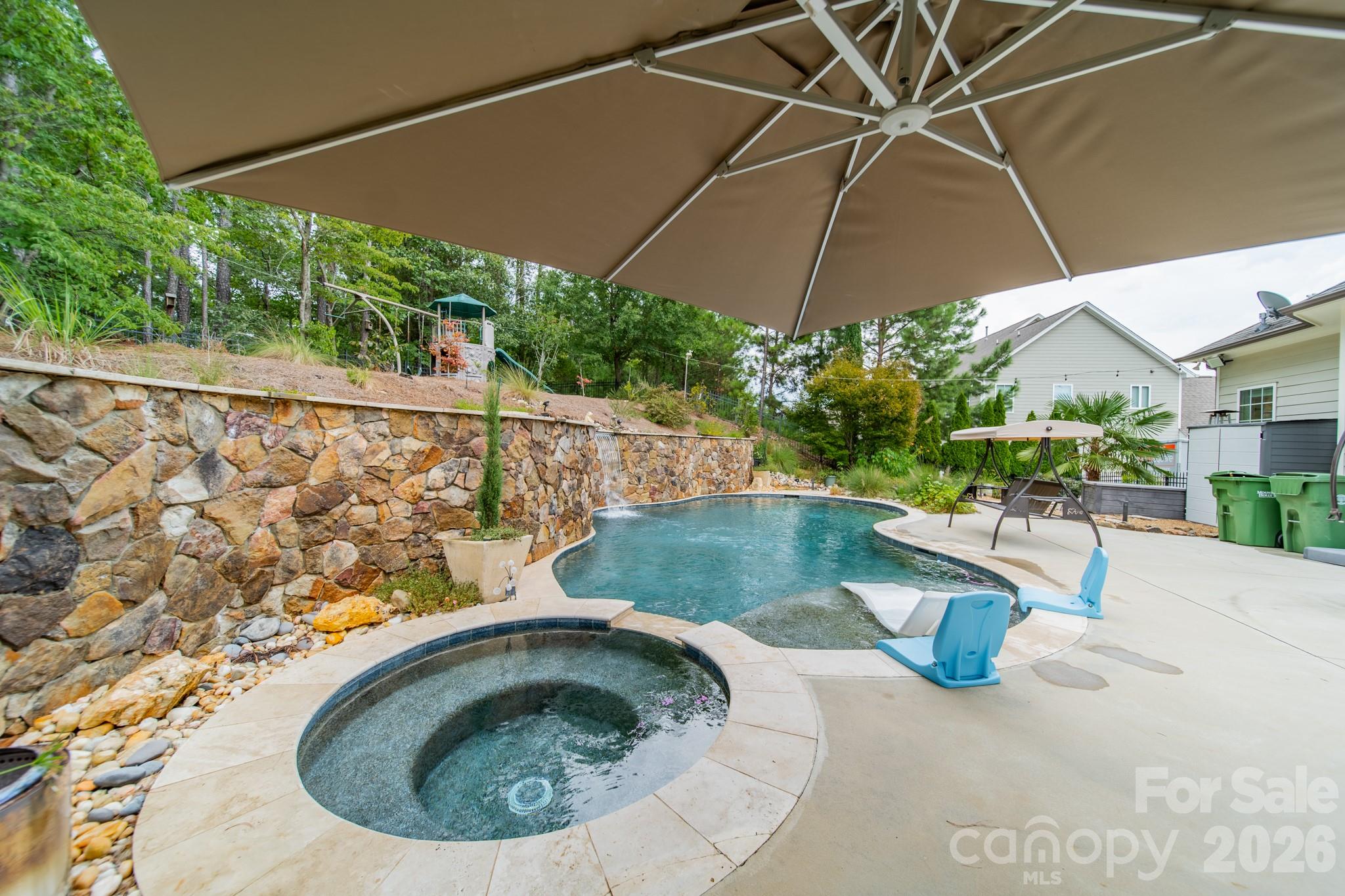 Single Family Residence at 317 Holdsworth Drive, Mount Holly, photo 9 of 48