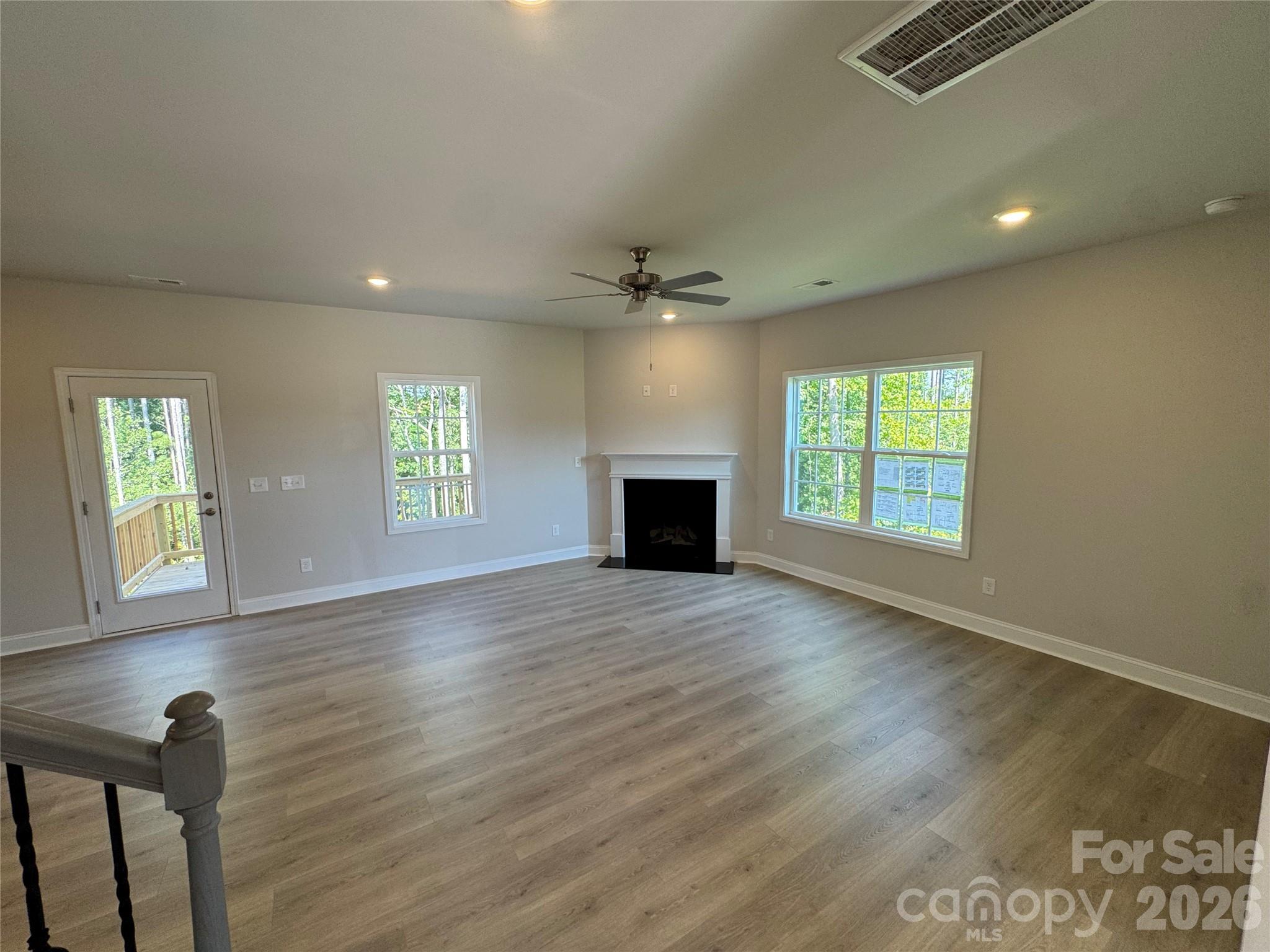 Single Family Residence at 1546 Autumn Lane, York, photo 6 of 38