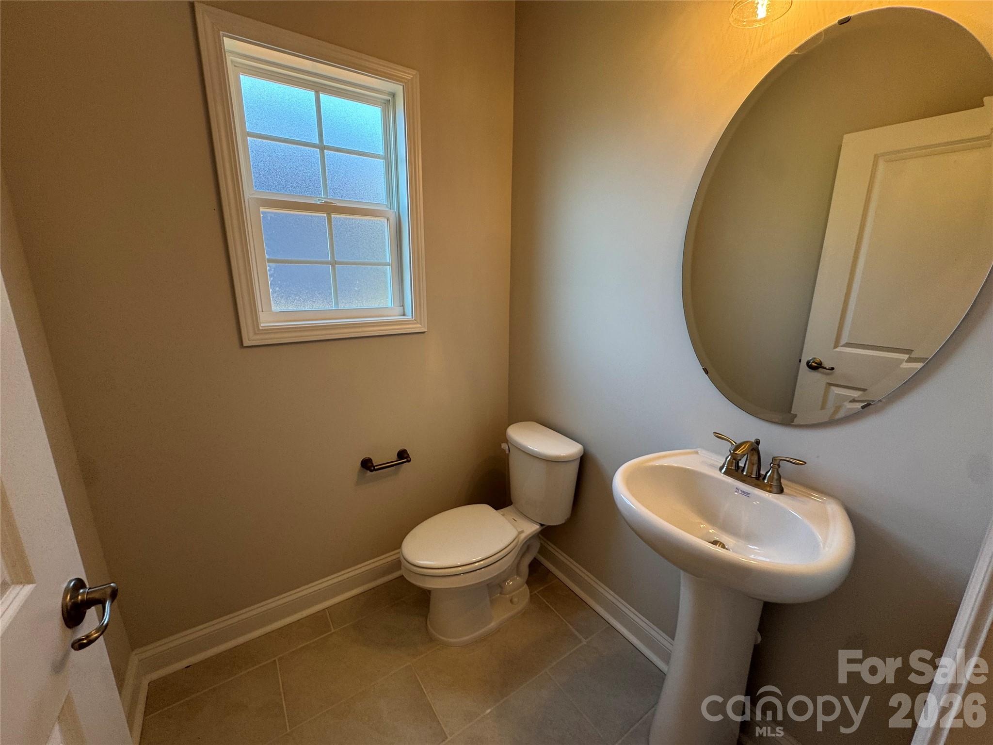 Single Family Residence at 1546 Autumn Lane, York, photo 13 of 38