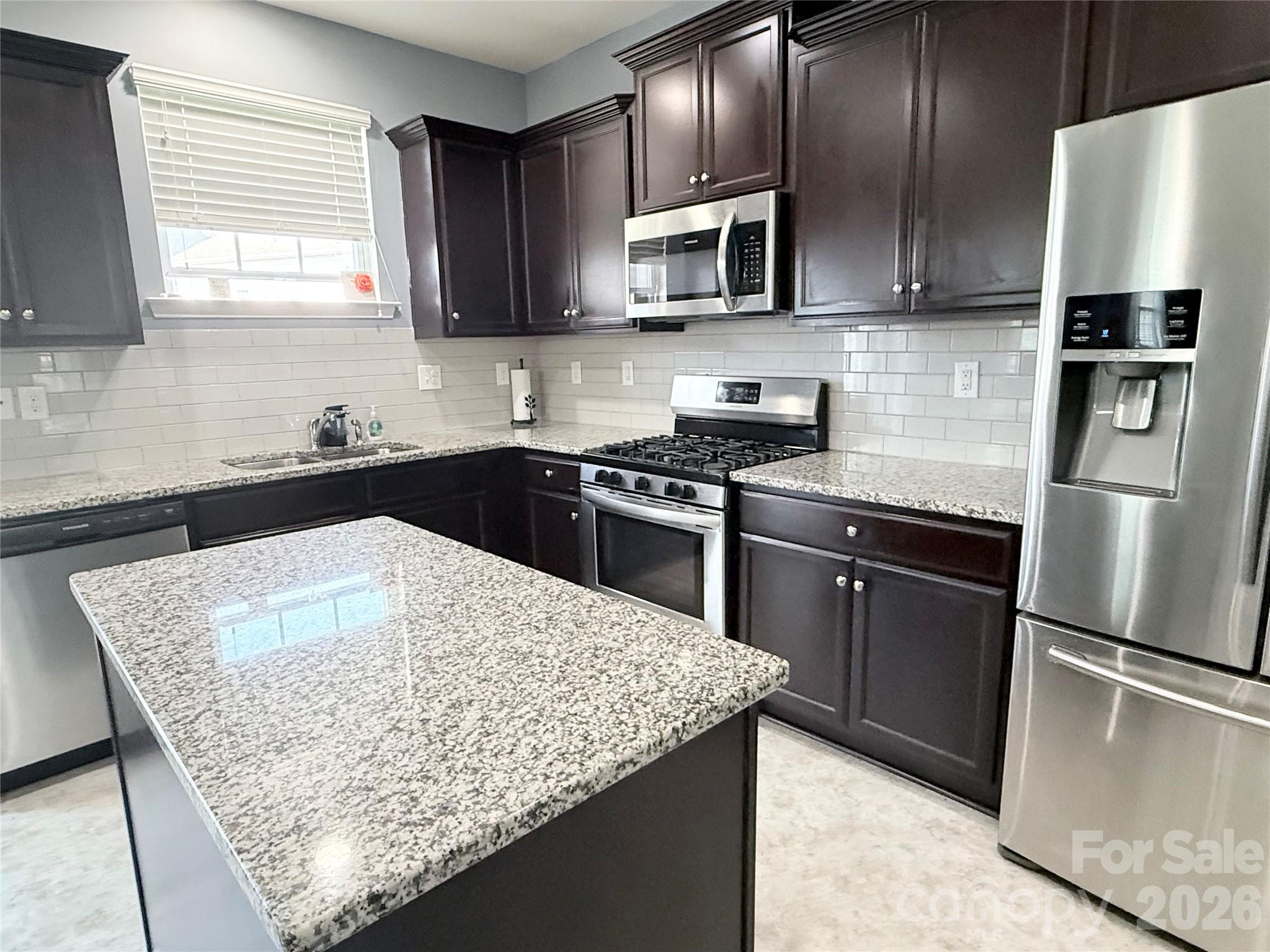Kitchen - 107 Longleaf Drive, Mooresville