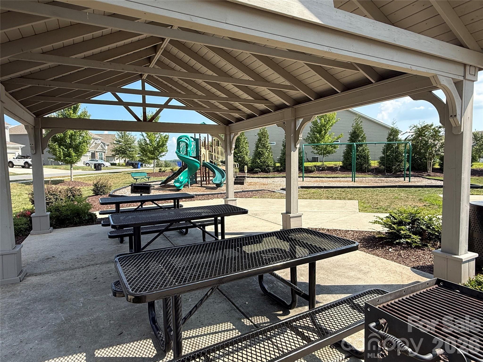 Picnic area - 107 Longleaf Drive, Mooresville