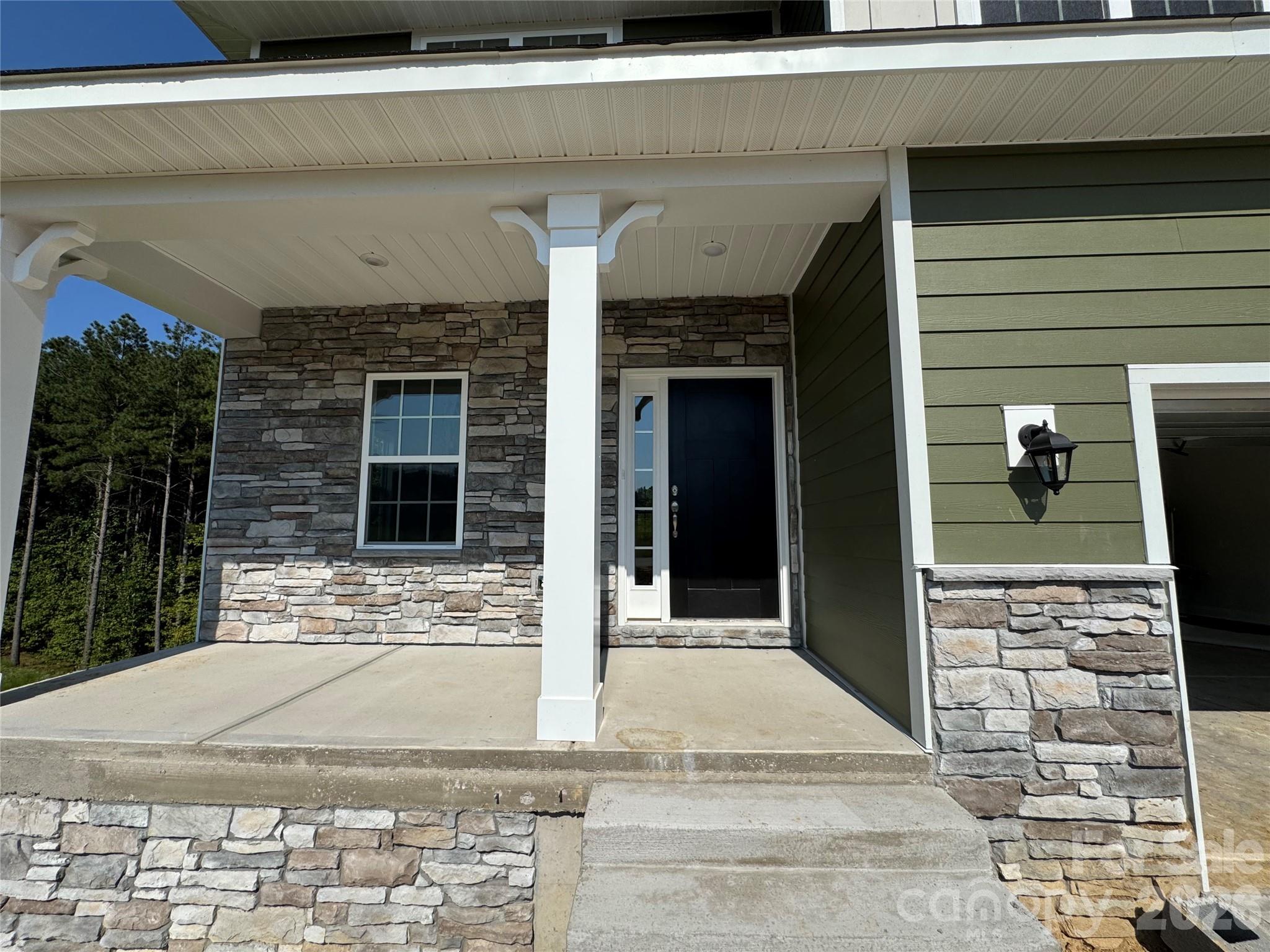 Single Family Residence at 1570 Autumn Lane, York, photo 2 of 39