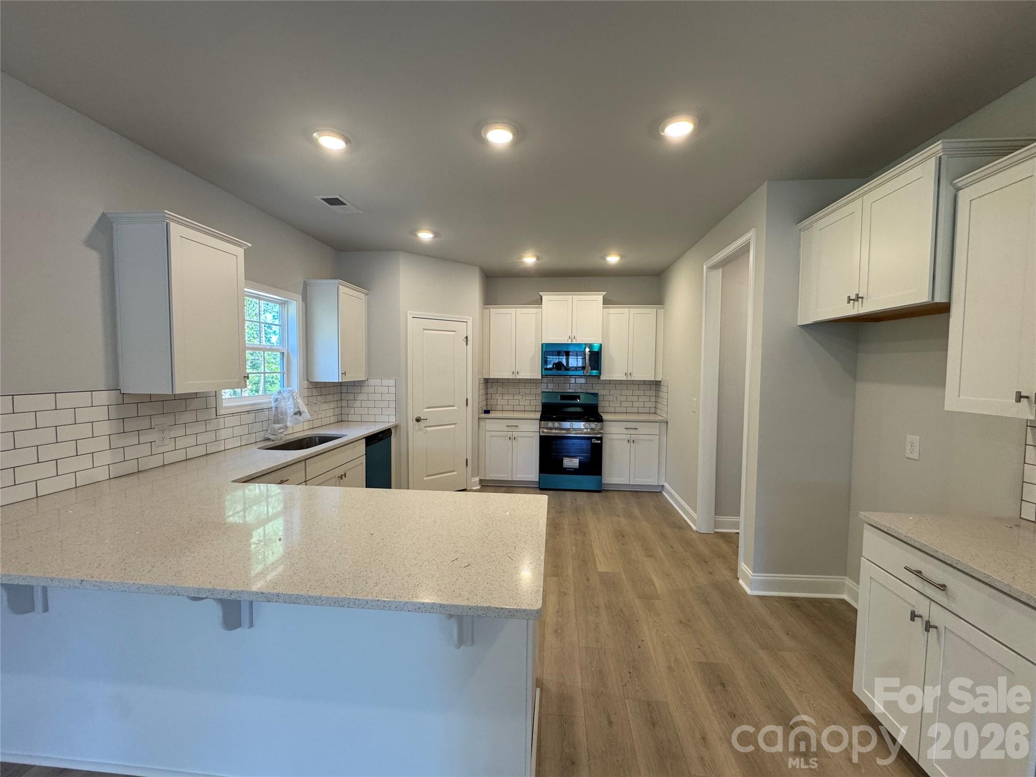 Single Family Residence at 1570 Autumn Lane, York, photo 9 of 39