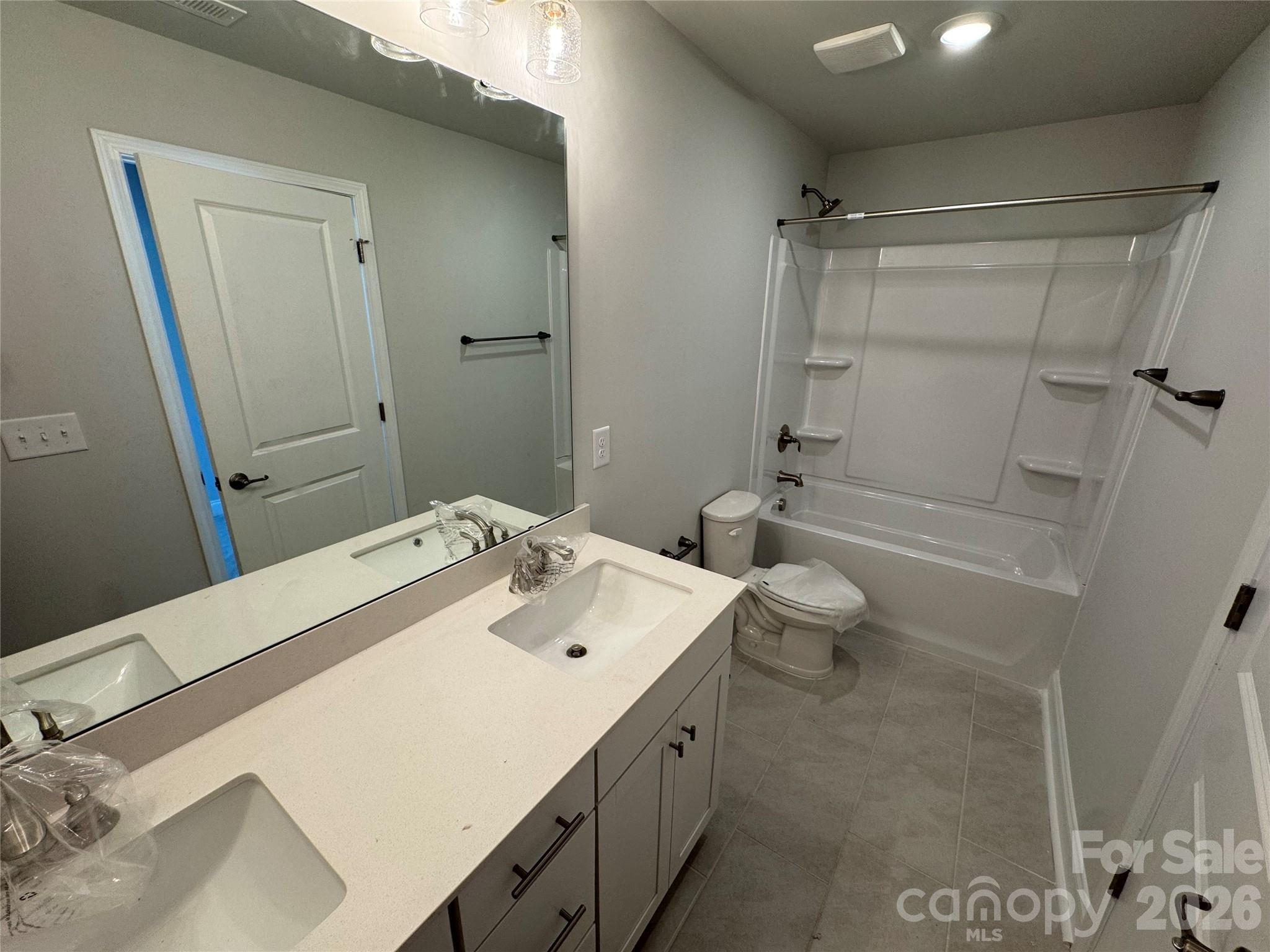 Single Family Residence at 1570 Autumn Lane, York, photo 14 of 39