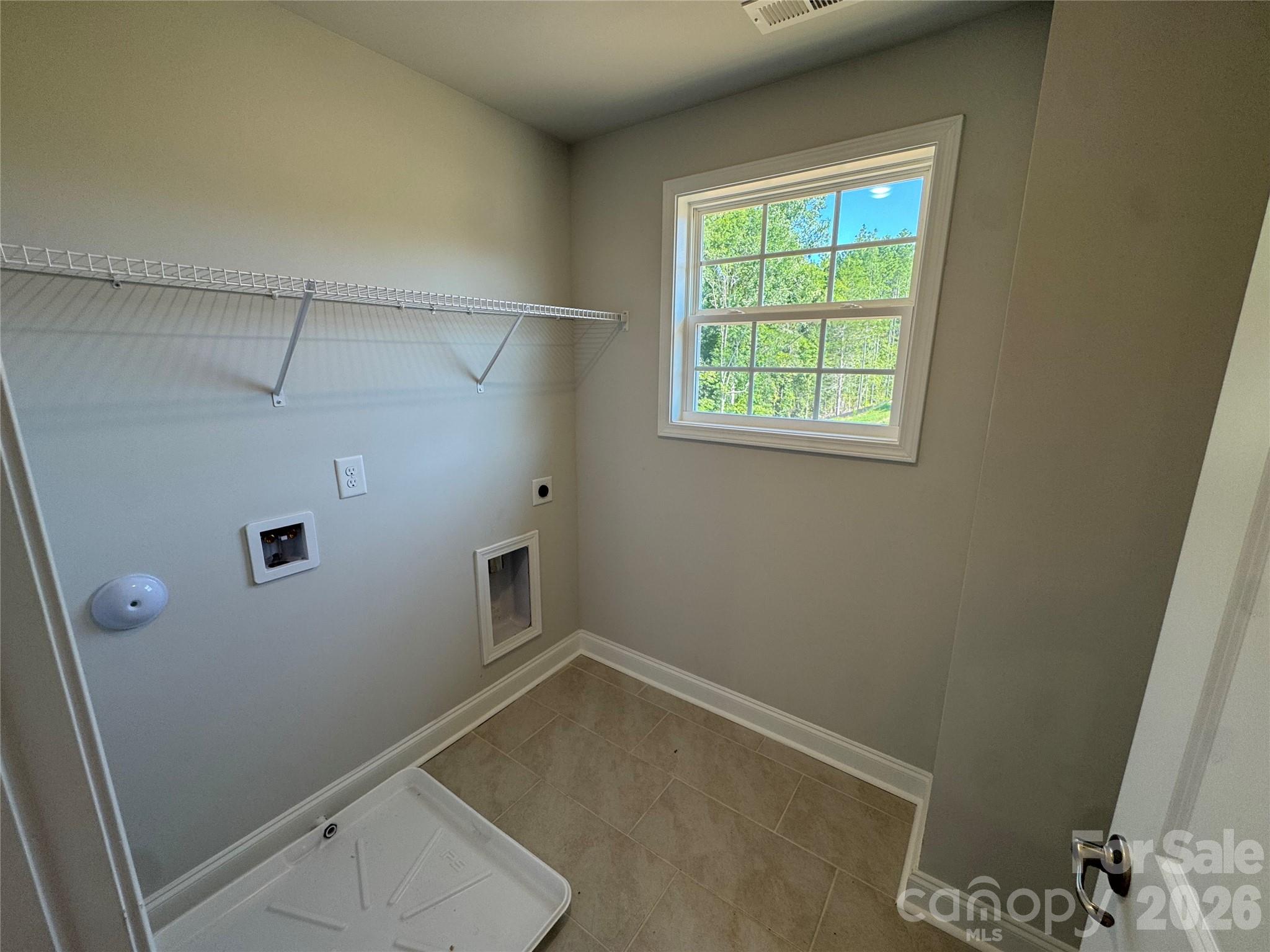 Single Family Residence at 1570 Autumn Lane, York, photo 16 of 39
