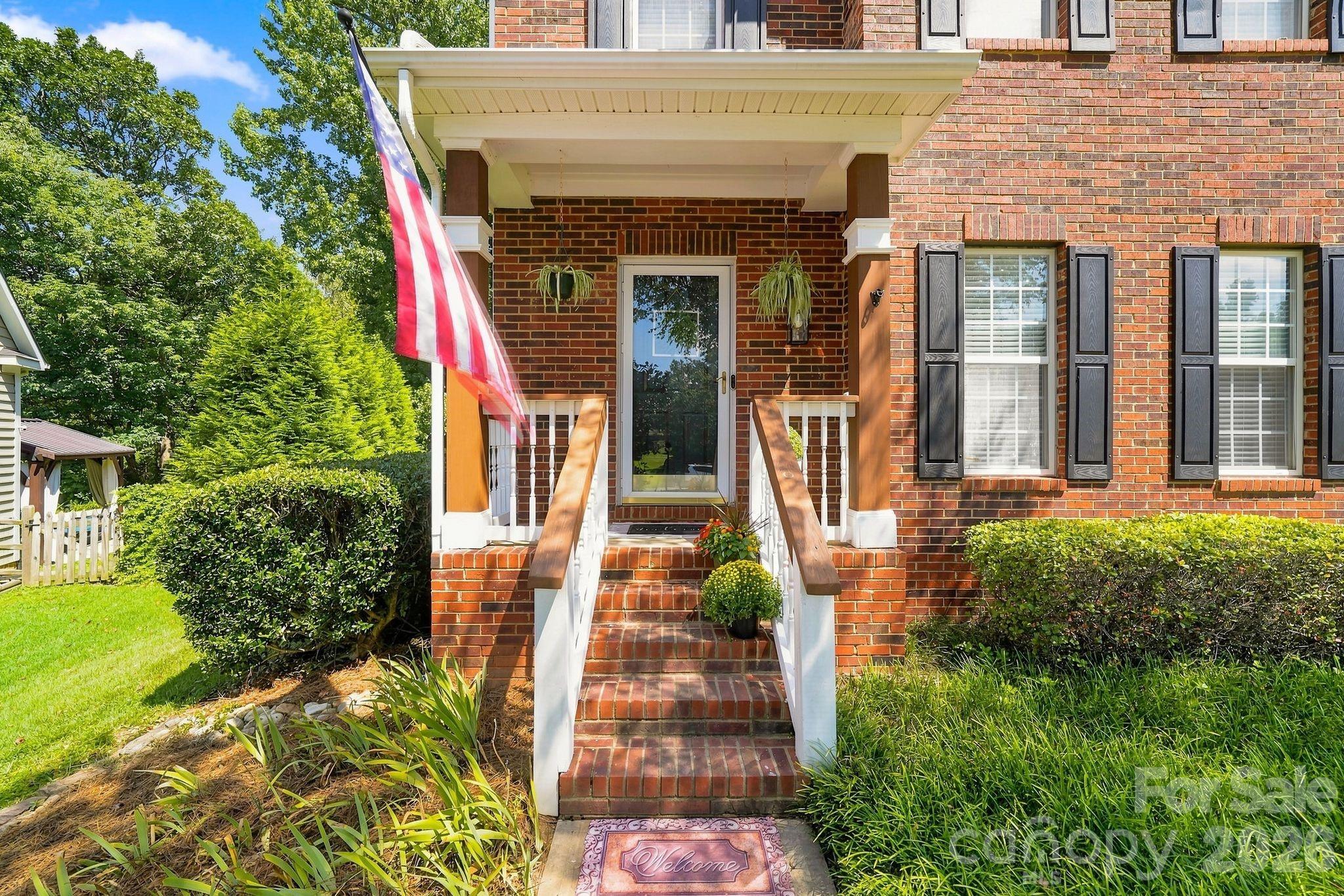 Single Family Residence at 104 Oak Grove Court, Fort Mill, photo 2 of 48