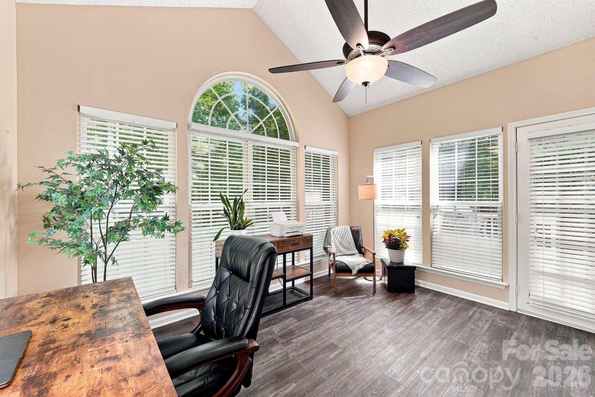 Single Family Residence at 104 Oak Grove Court, Fort Mill, photo 15 of 48