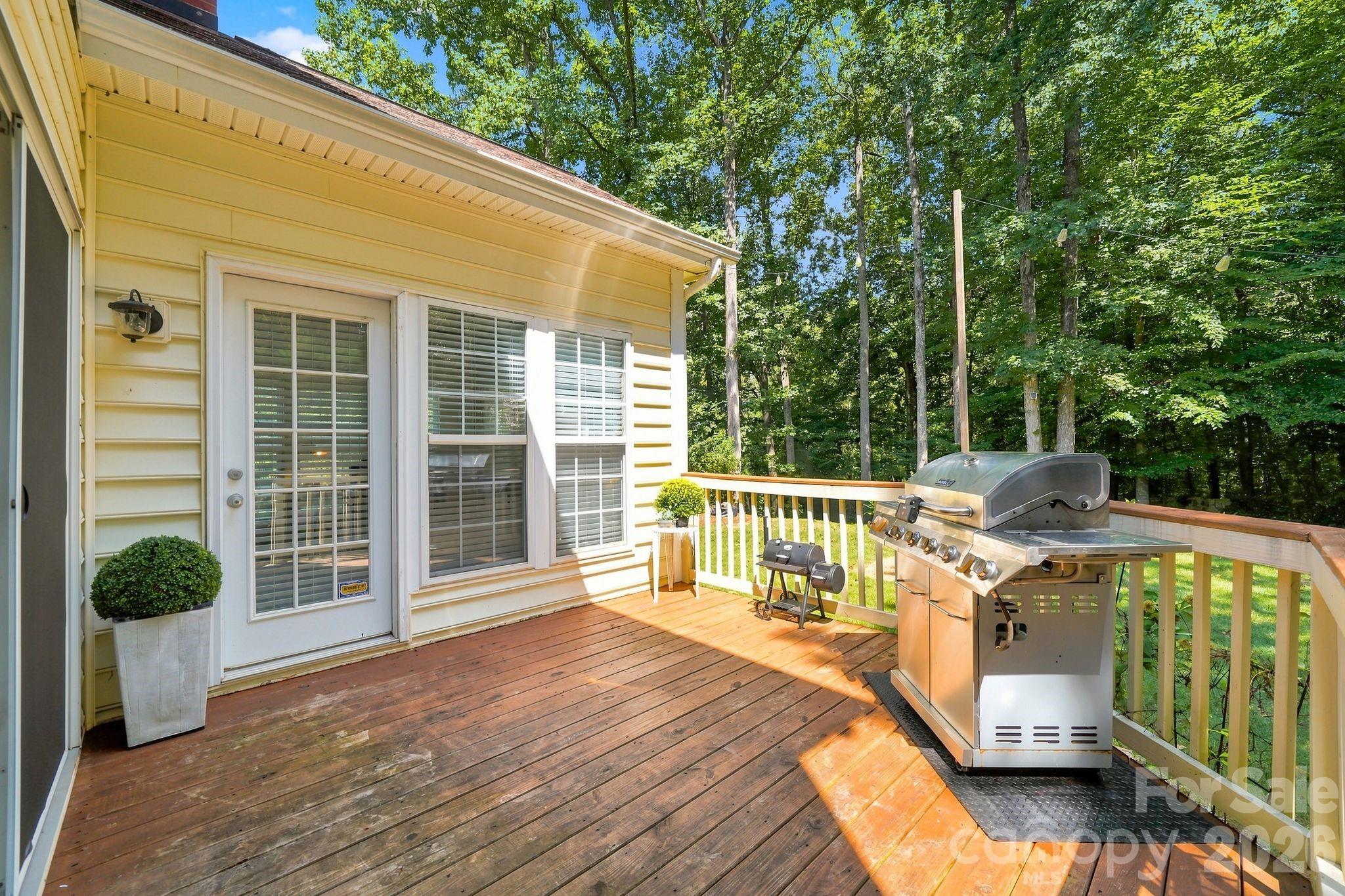 Single Family Residence at 104 Oak Grove Court, Fort Mill, photo 34 of 48