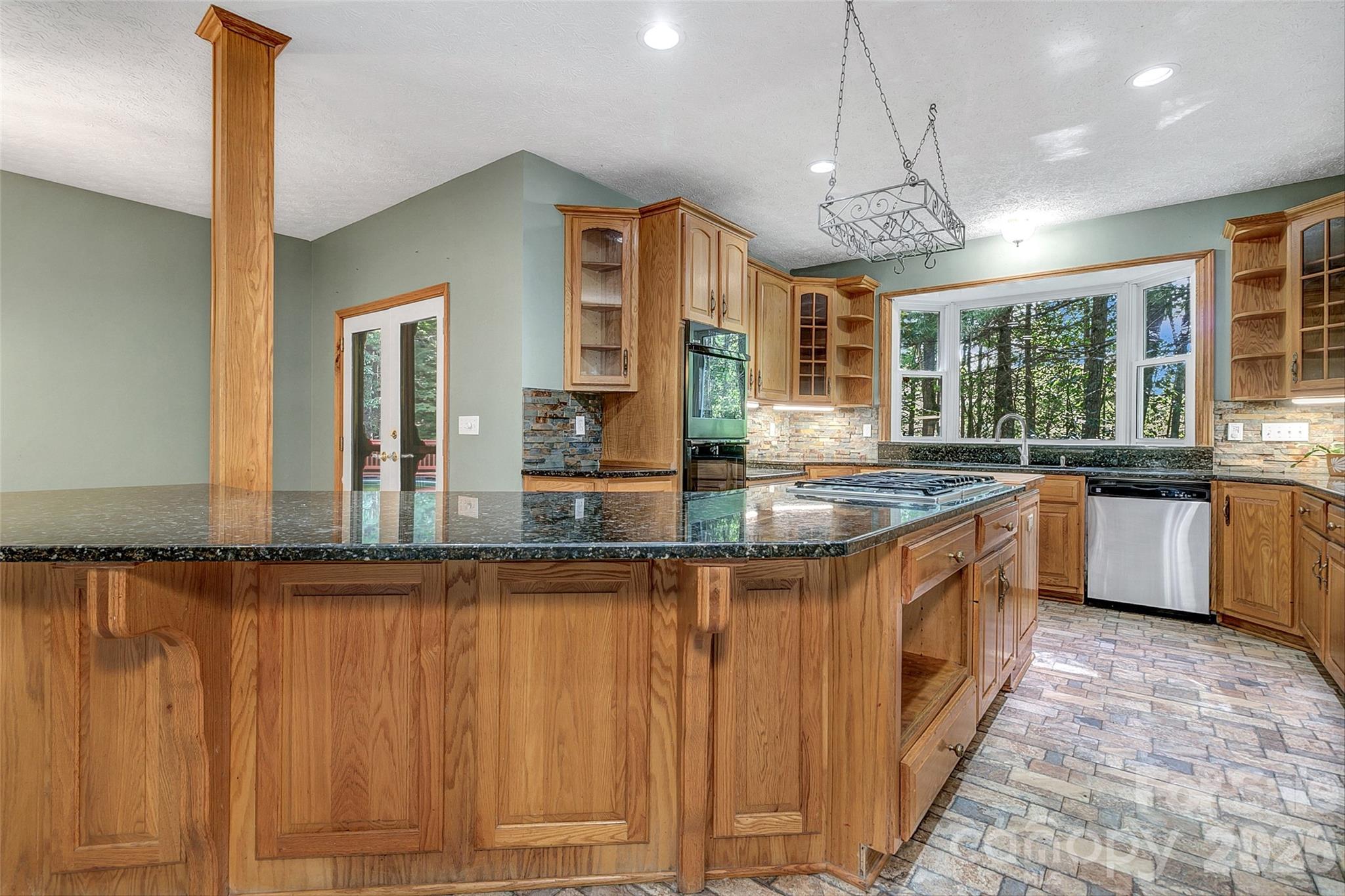Single Family Residence at 287 Shady Creek Lane, Hendersonville, photo 16 of 48