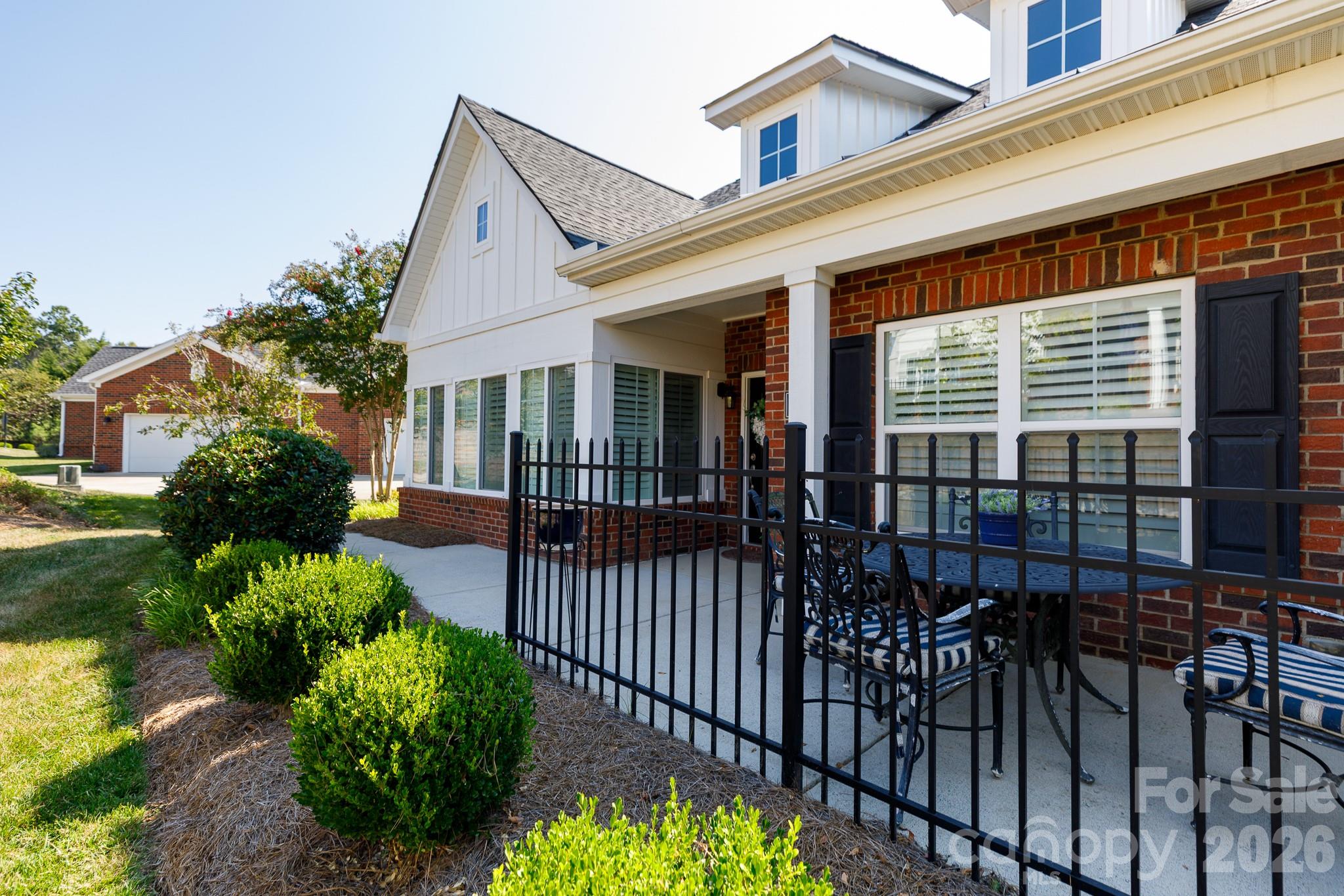 Single Family Residence at 399 Quinby Way, Rock Hill, photo 2 of 43