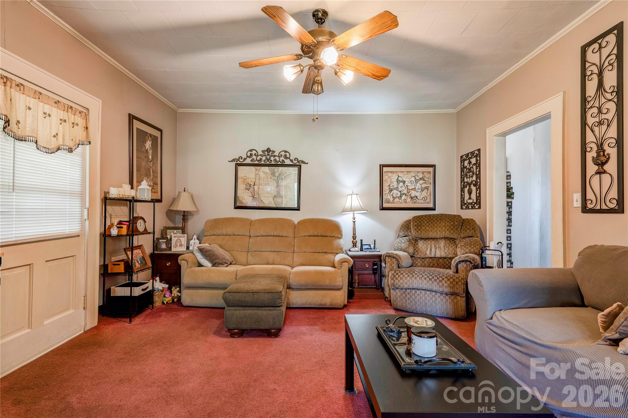 Family Room - 102 Star Drive, Grover