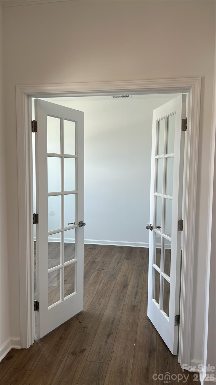 Single Family Residence at 1528 Swallow Tail Drive, Belmont, photo 2 of 9