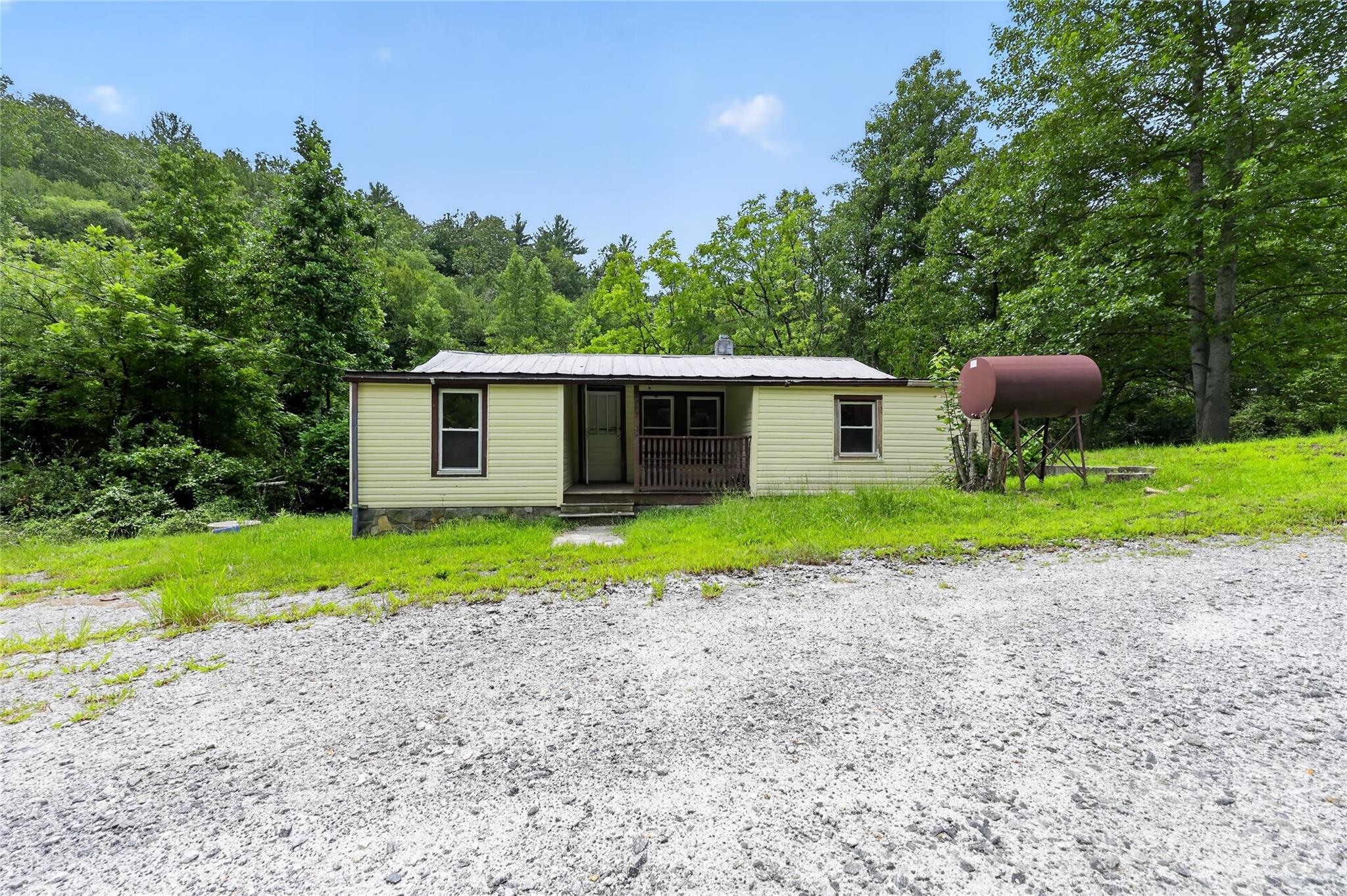 Single Family Residence at 2797 HT Road, Lenoir, photo 2 of 26