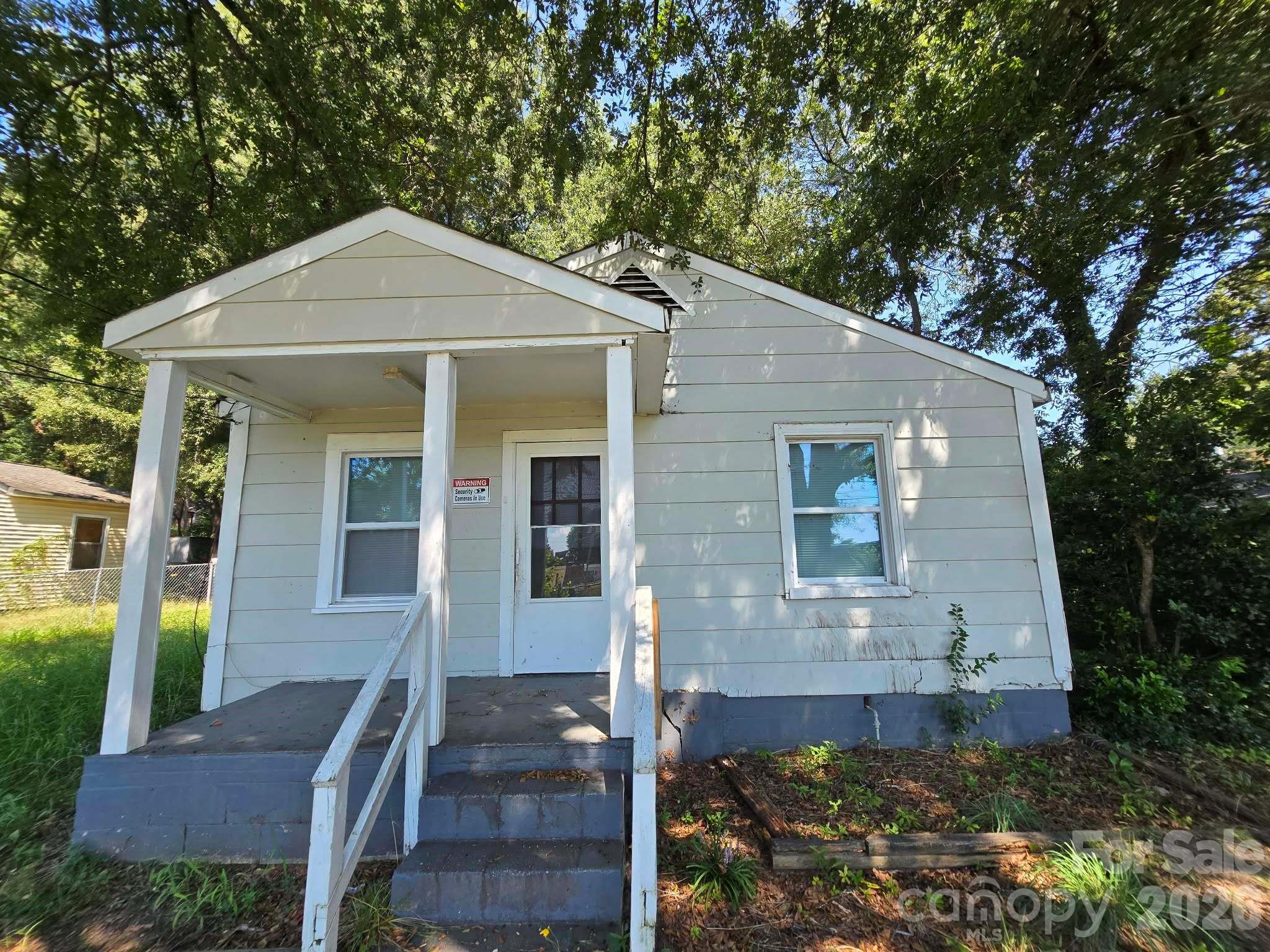 1404 Rosewood Lane