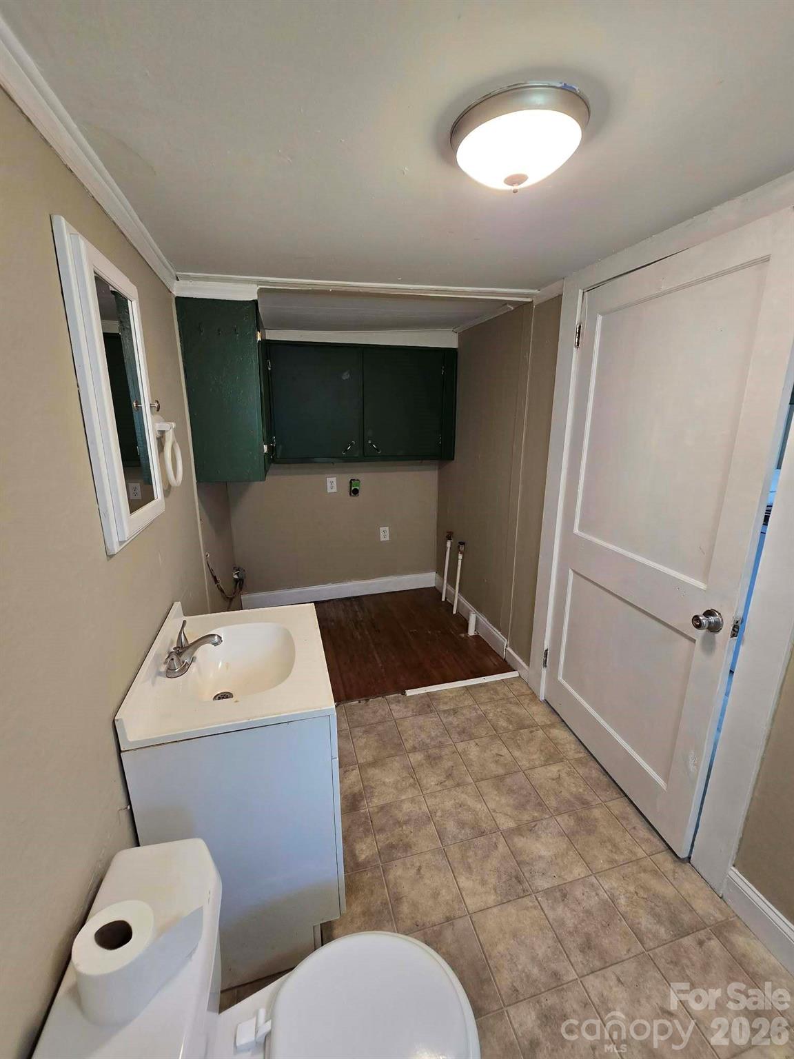 Single Family Residence at 1404 Rosewood Lane, Gastonia, photo 8 of 10