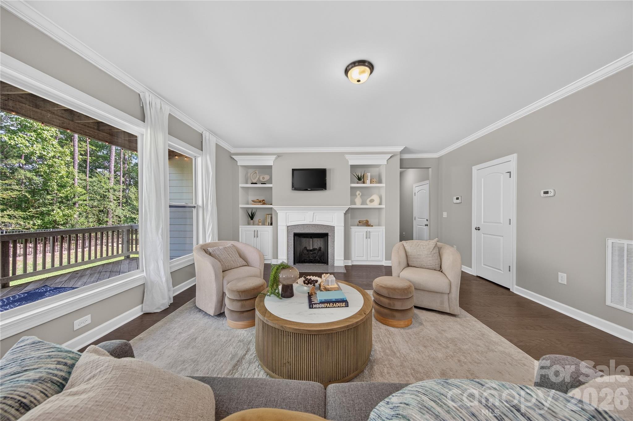 Great Room with Built-Ins - 366 Hampton Trail Drive, Fort Mill