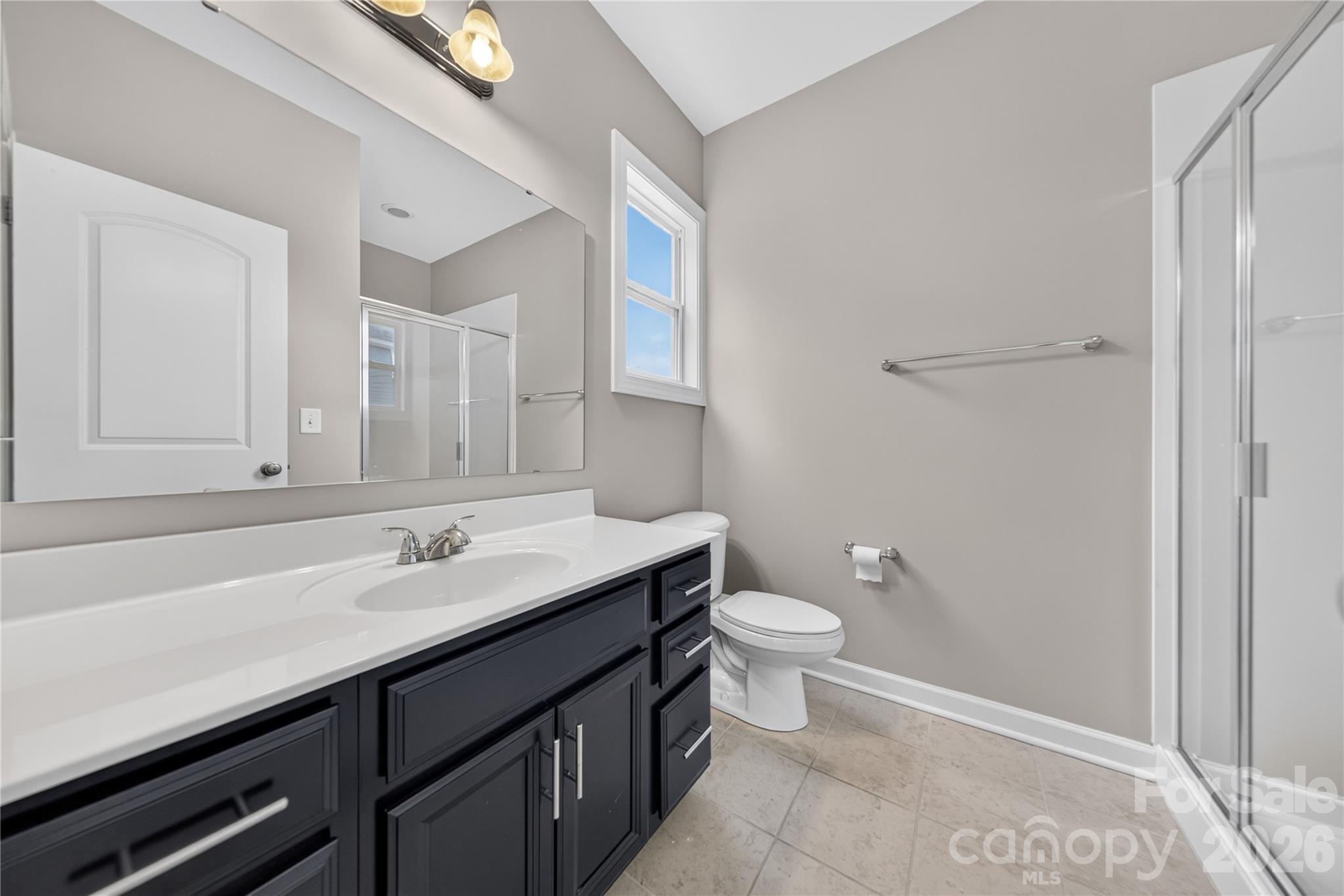 First Floor Guest Suite With Walk-In Shower - 366 Hampton Trail Drive, Fort Mill