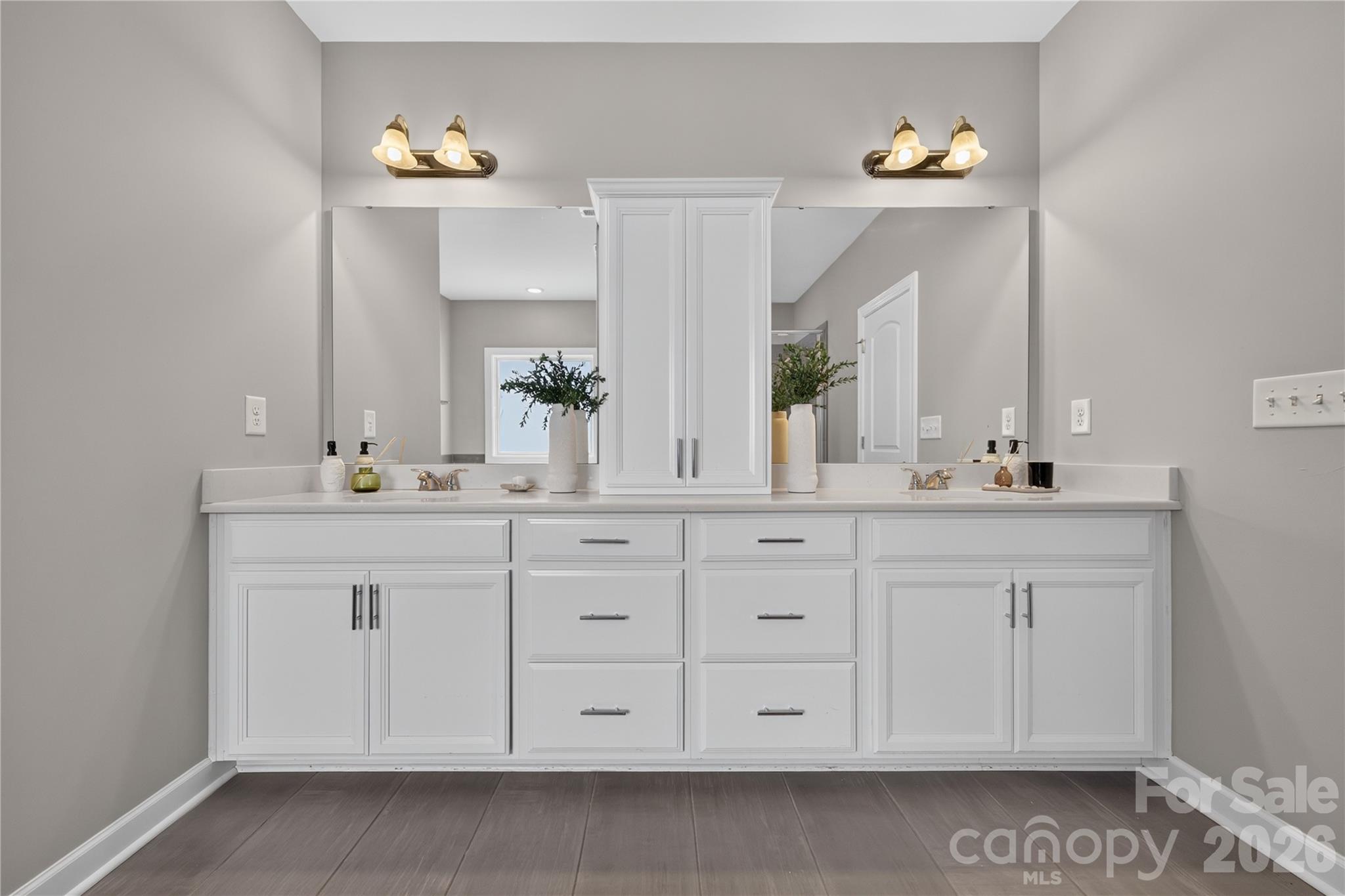 Double Vanity With Vertical Storage - 366 Hampton Trail Drive, Fort Mill