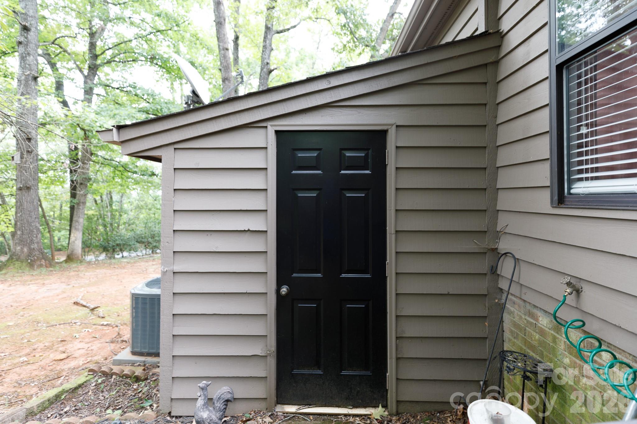Condominium at 135 Cedar Hollow Street, Fort Mill, photo 25 of 28