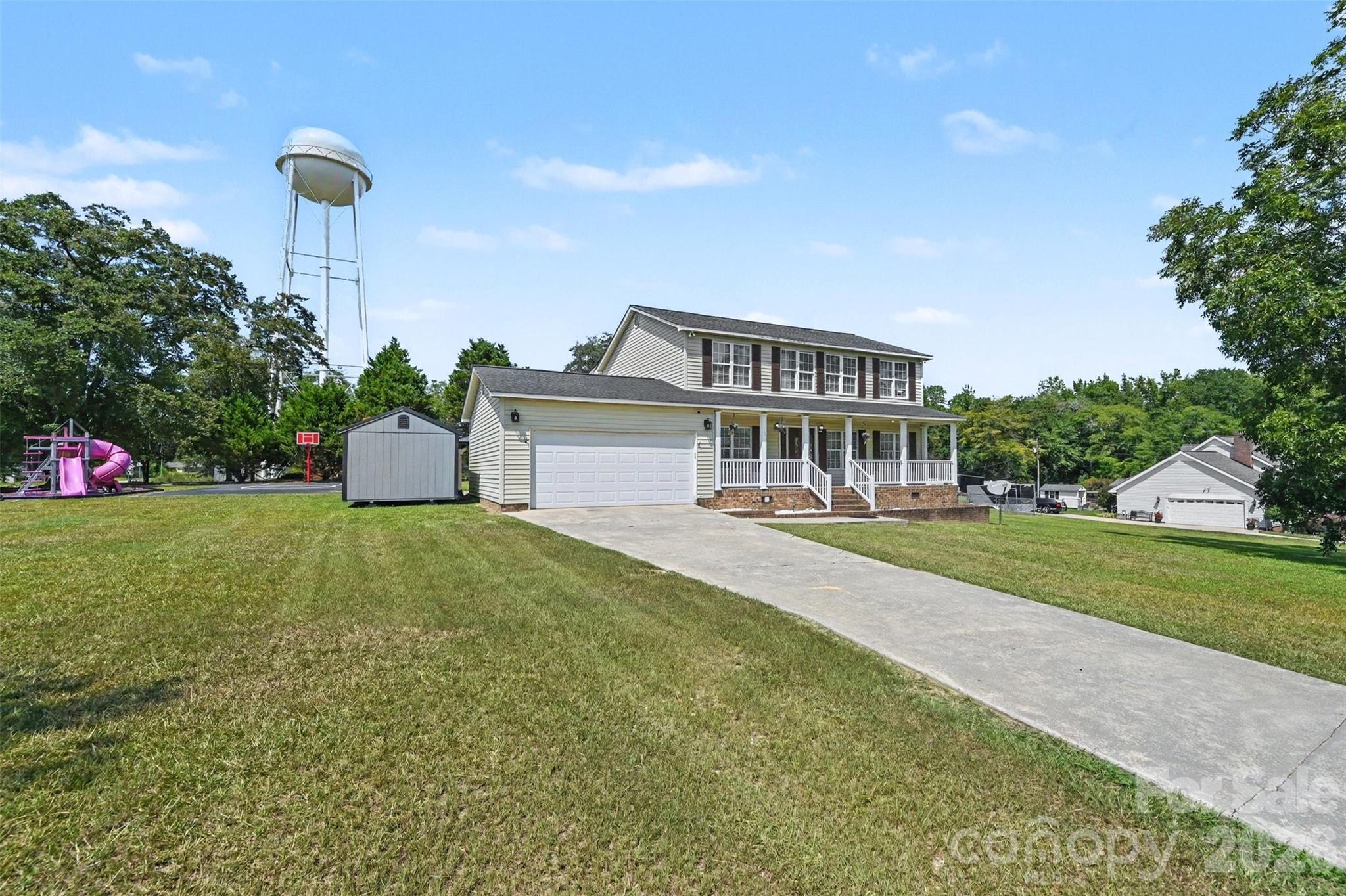 Single Family Residence at 204 Rowland Avenue, Heath Springs, photo 4 of 30