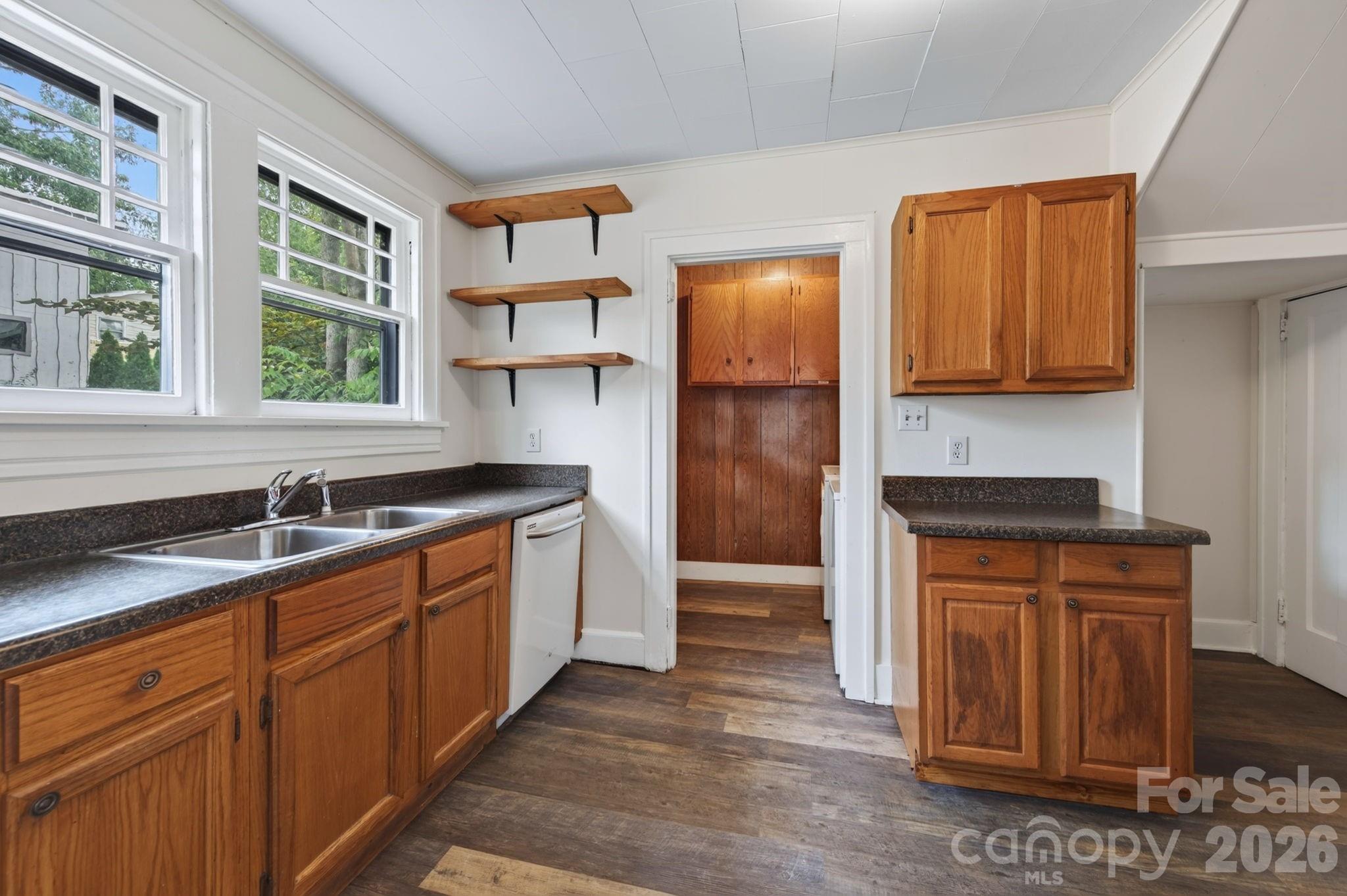 Kitchen - 203 Pennsylvania Avenue, Asheville