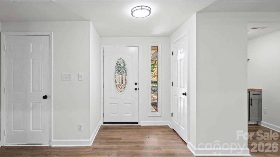 Single Family Residence at 7424 Lawyers Station Drive, Mint Hill, photo 4 of 37