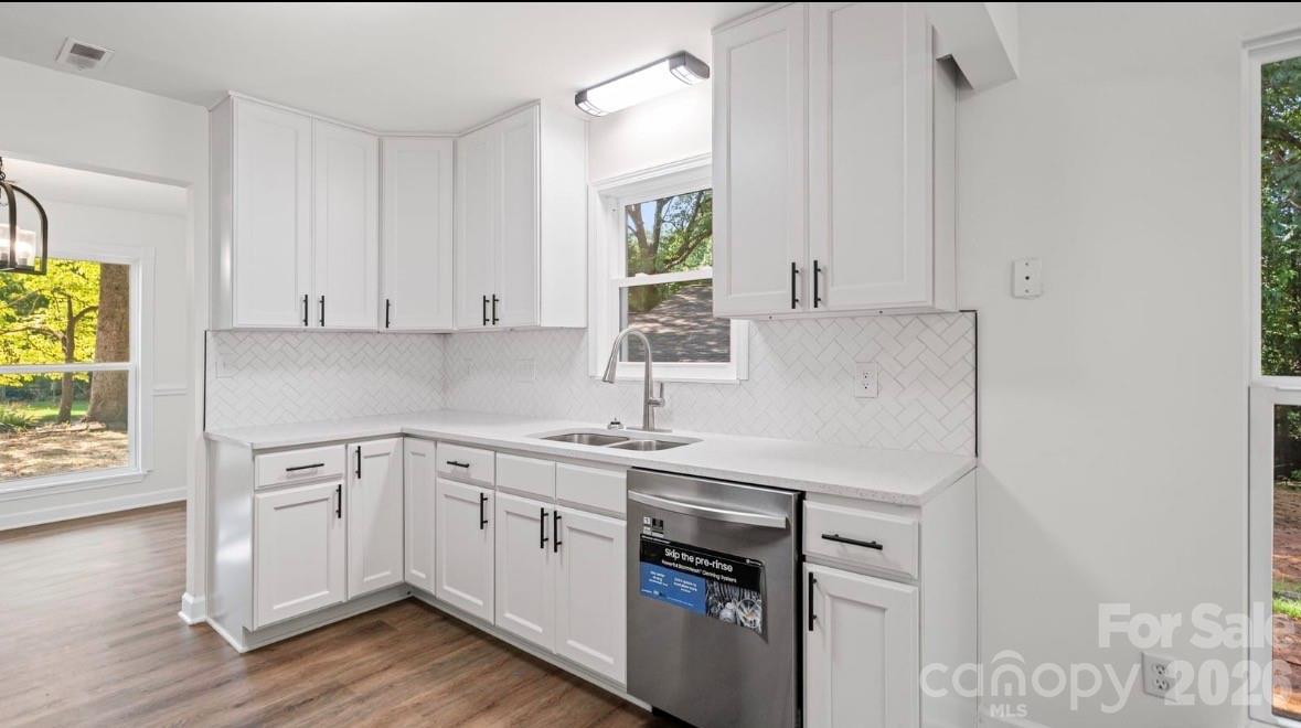 Single Family Residence at 7424 Lawyers Station Drive, Mint Hill, photo 21 of 37