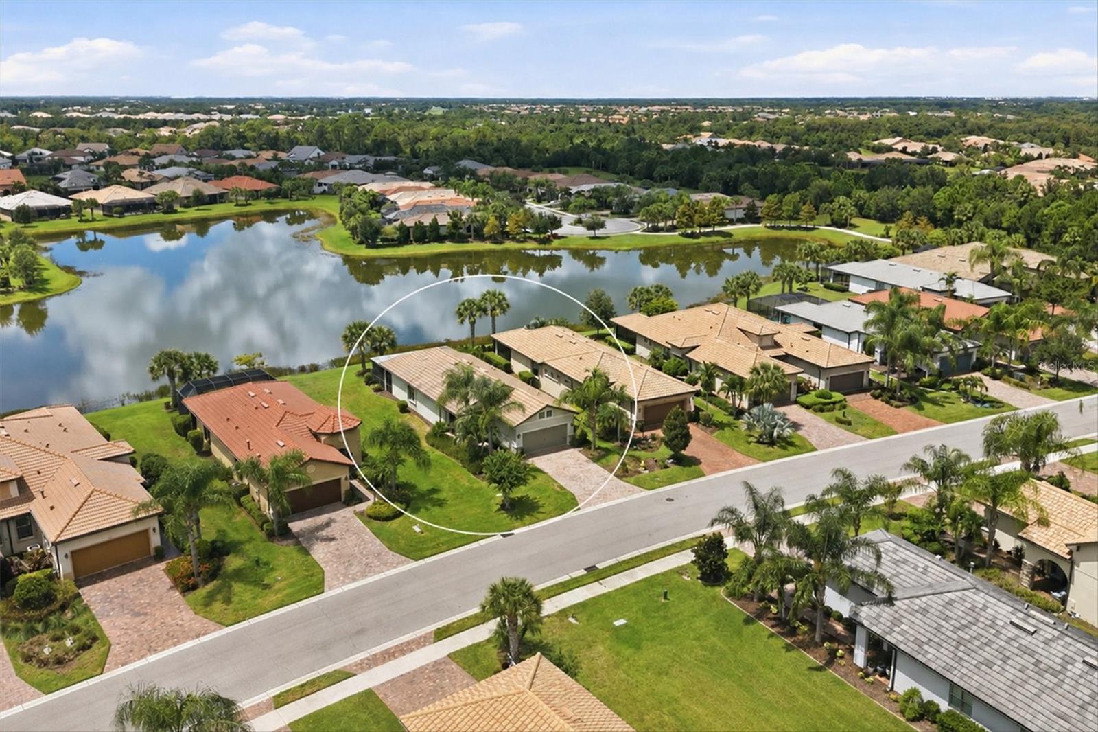Single Family Residence at 17523 HAMPTON FALLS TER, BRADENTON, photo 3 of 77