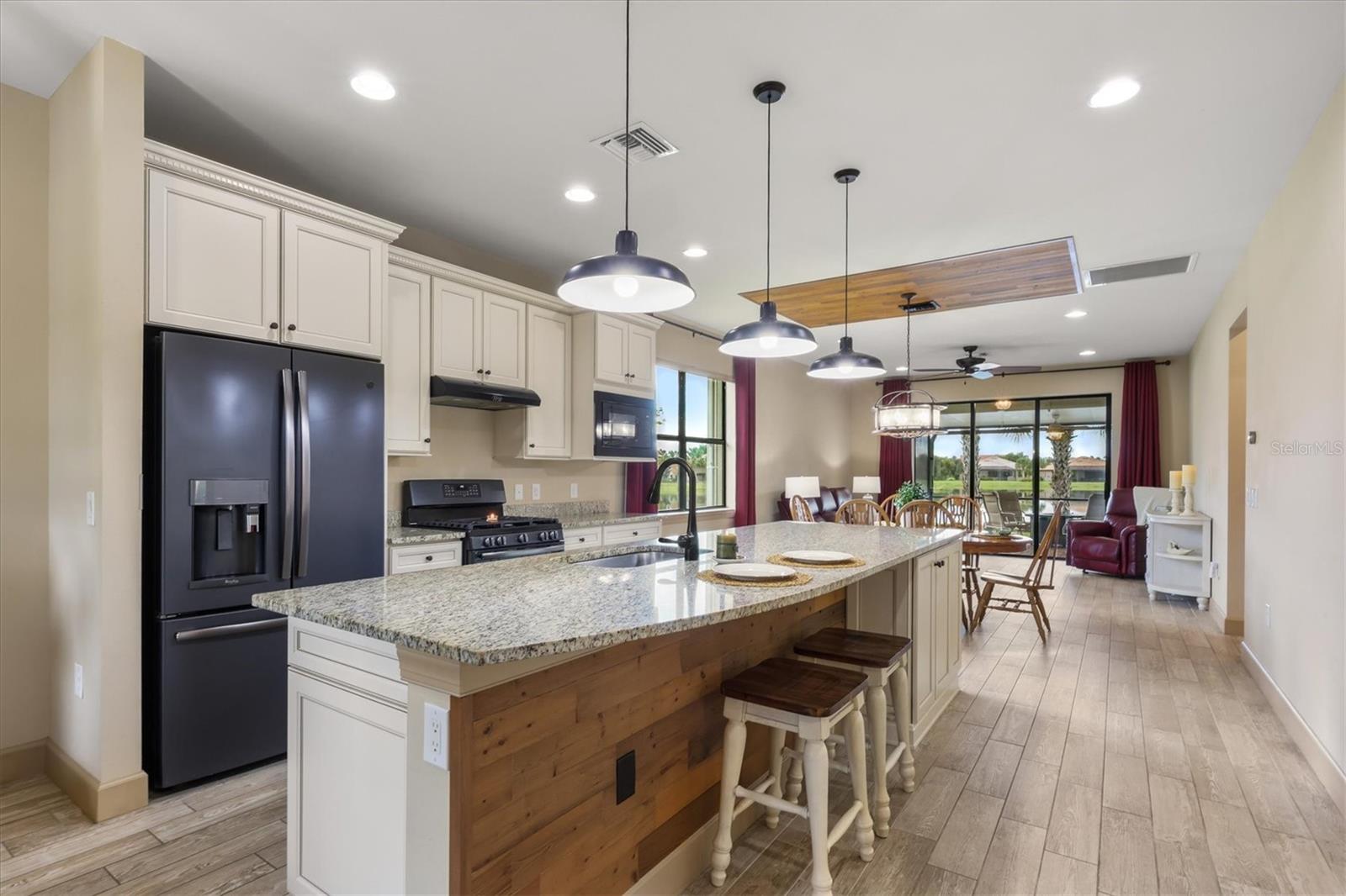Single Family Residence at 17523 HAMPTON FALLS TER, BRADENTON, photo 11 of 77