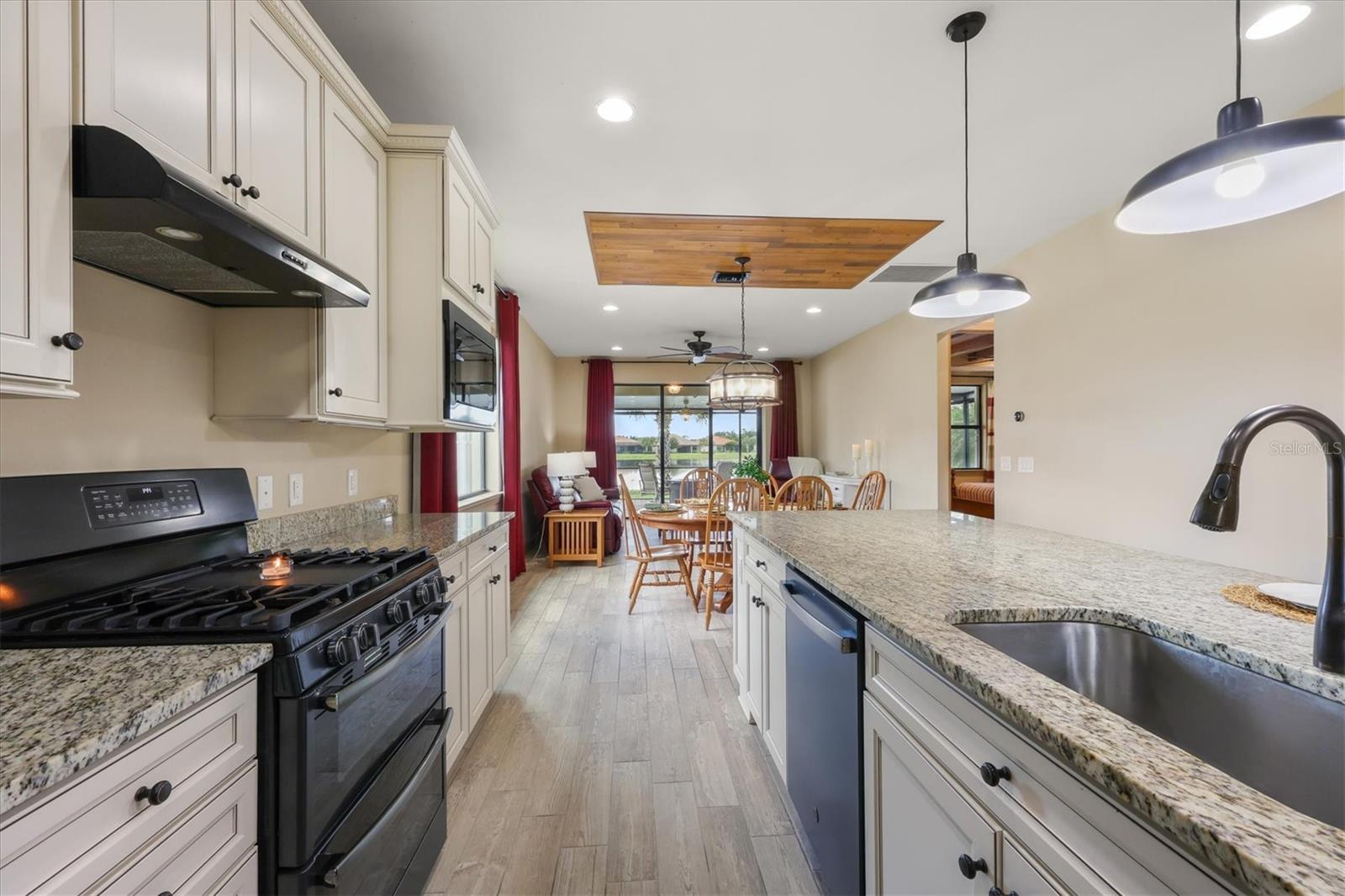 Single Family Residence at 17523 HAMPTON FALLS TER, BRADENTON, photo 12 of 77