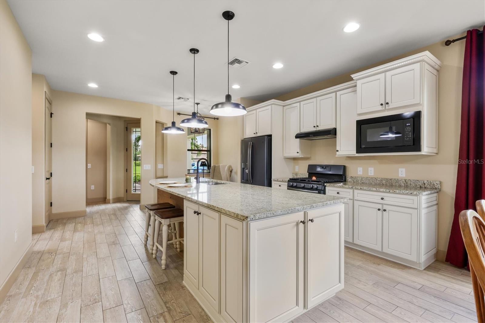Single Family Residence at 17523 HAMPTON FALLS TER, BRADENTON, photo 13 of 77