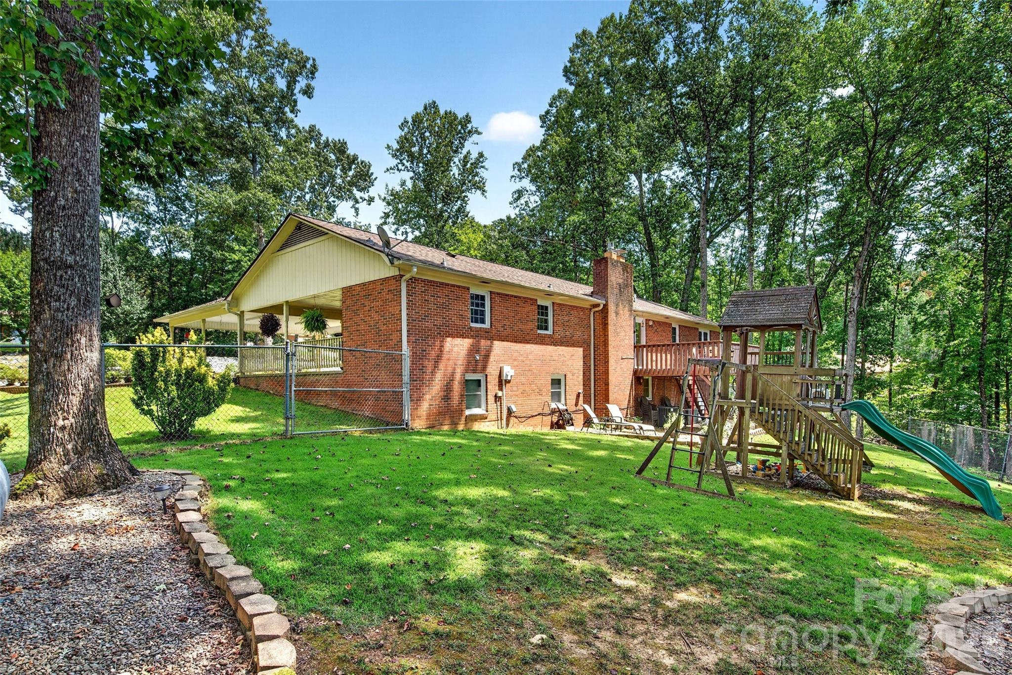 Single Family Residence at 146 Cobblestone Drive, Marion, photo 2 of 48