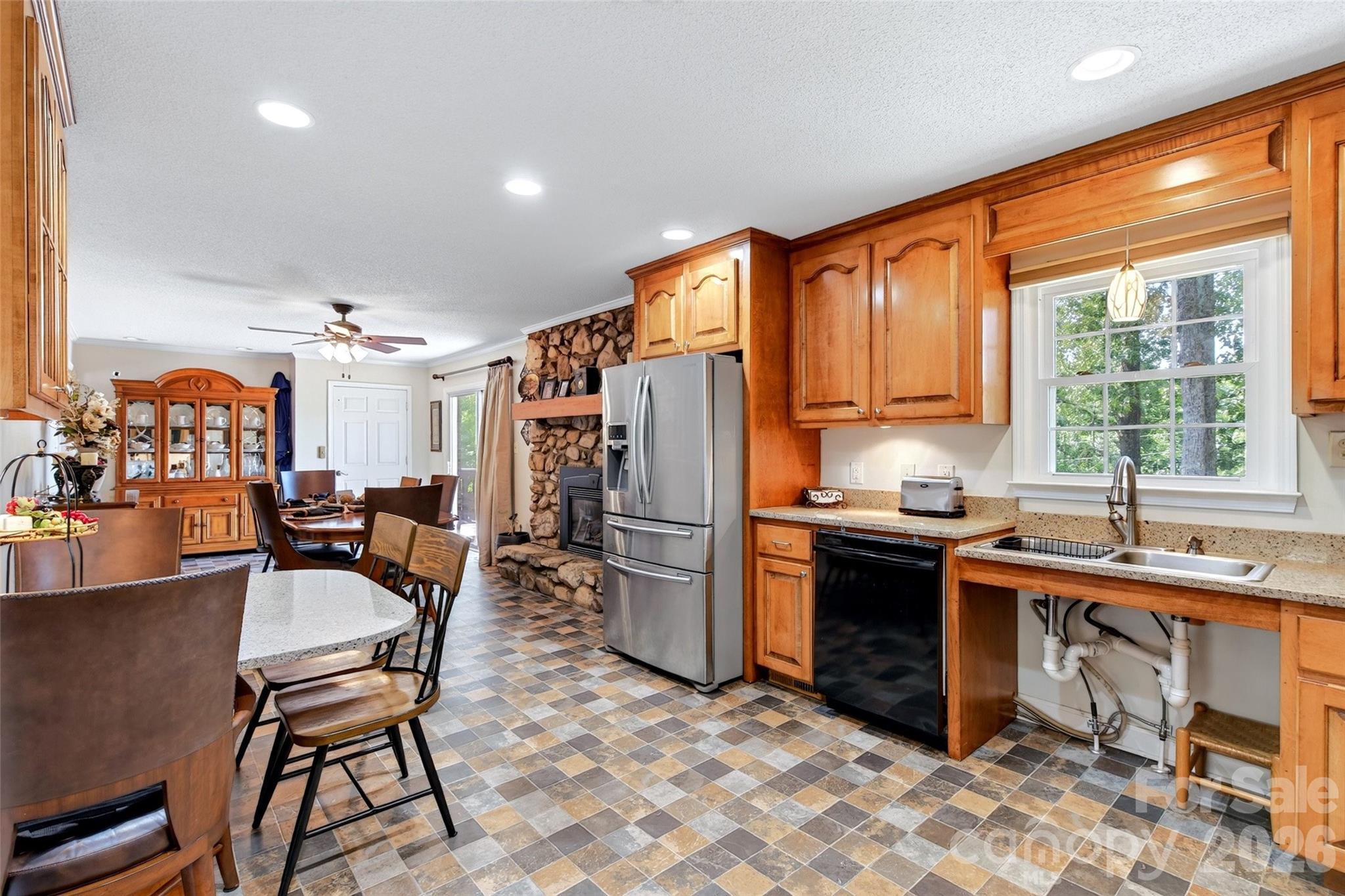 Single Family Residence at 146 Cobblestone Drive, Marion, photo 15 of 48