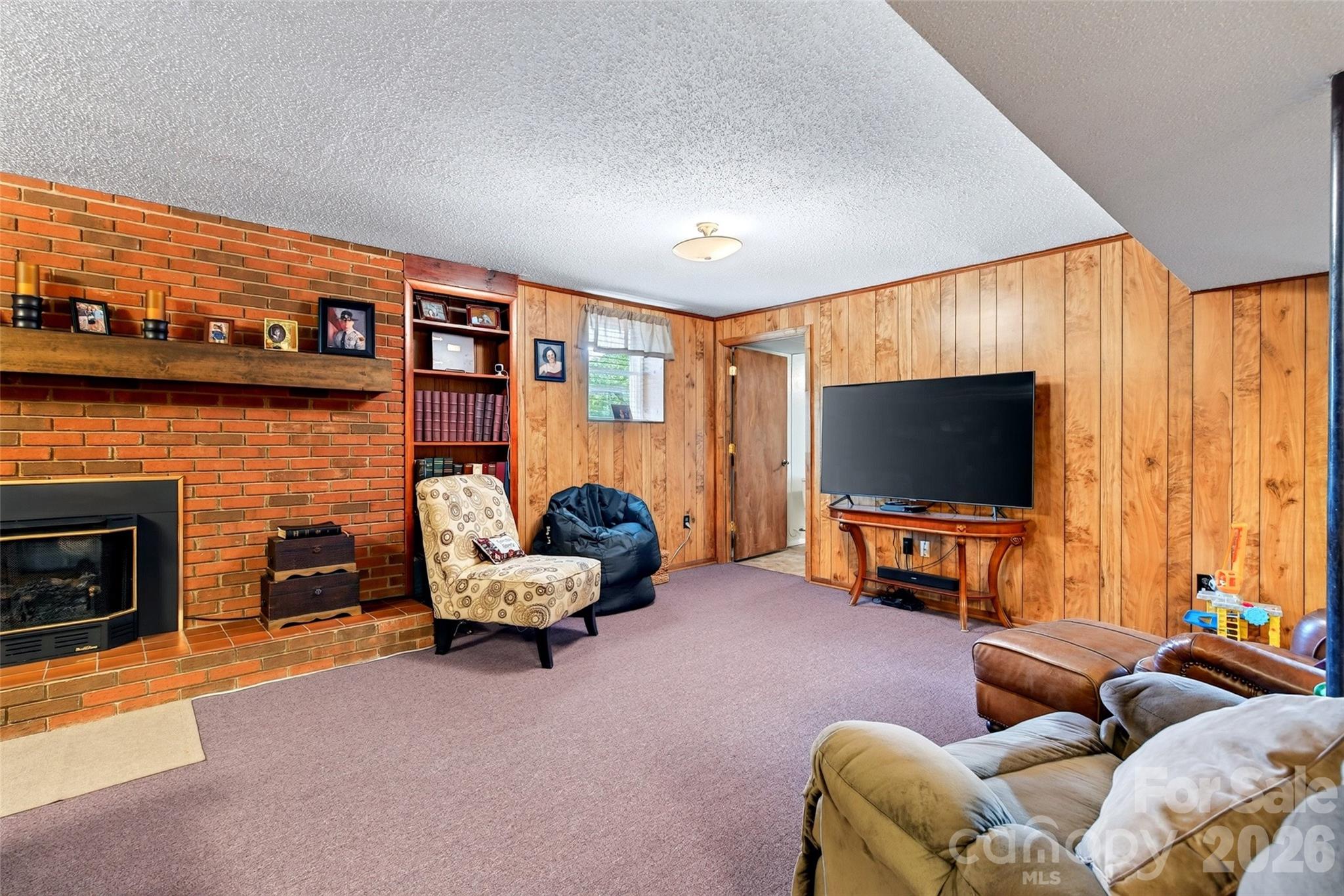 Single Family Residence at 146 Cobblestone Drive, Marion, photo 33 of 48