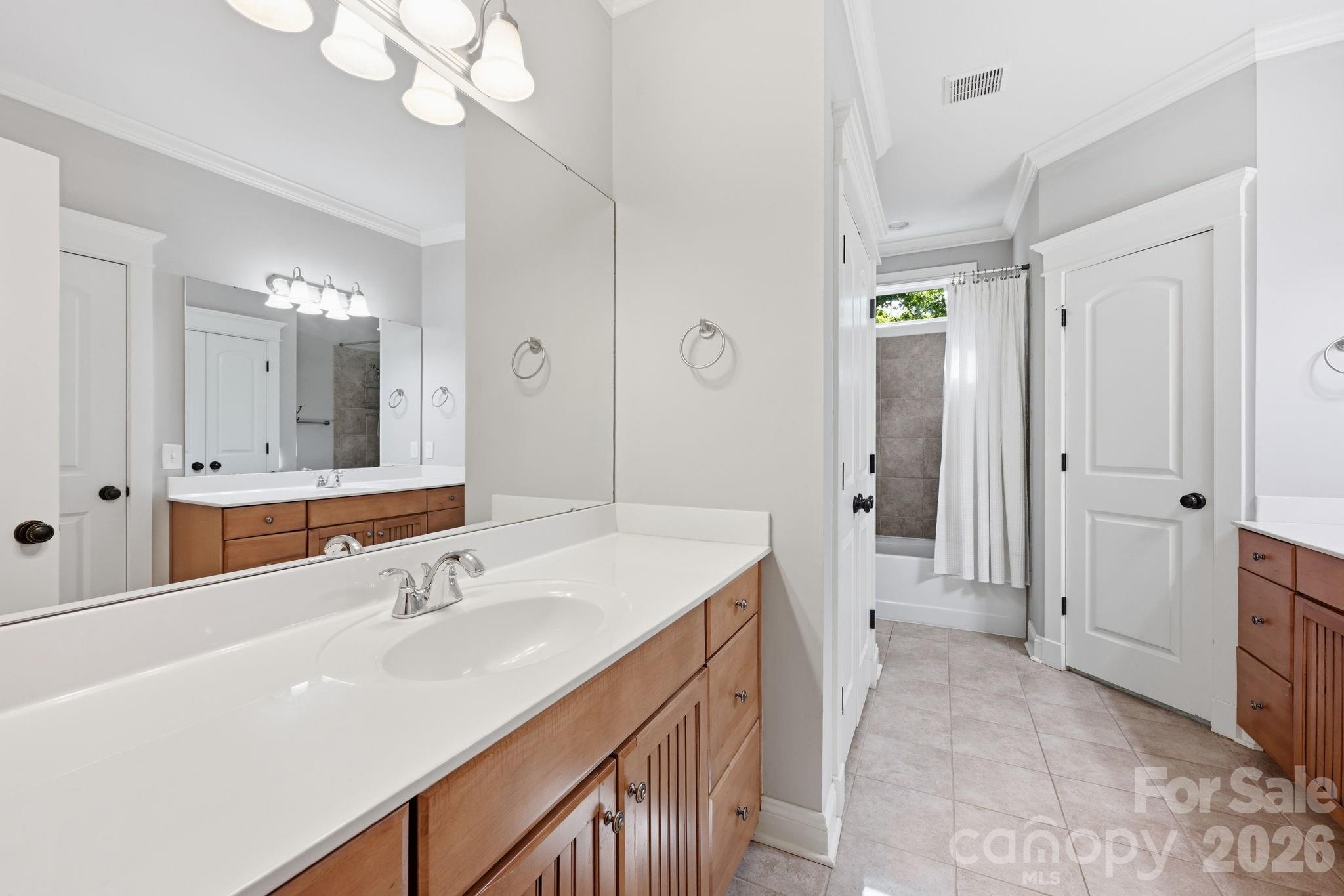Full Bath (ensuite for BR2 + hallway door beside BR4) - 121 E Callicutt Trail, Mooresville