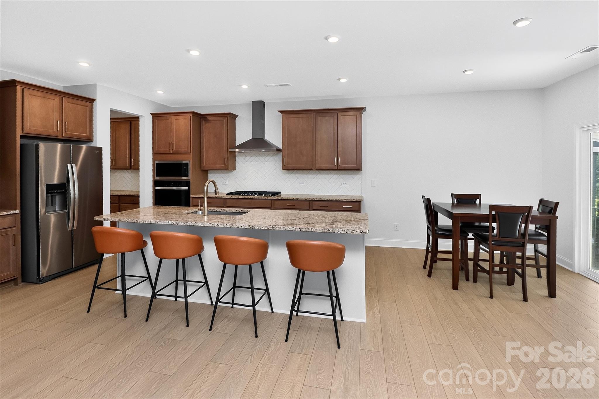 Kitchen and breakfast area - 235 Supernova Drive, York