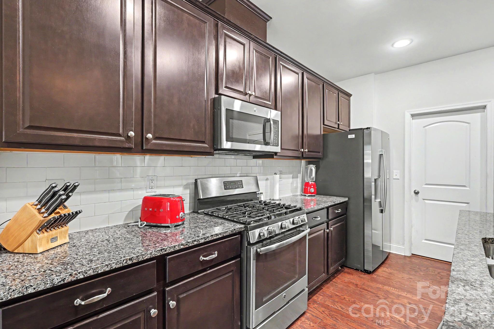 Single Family Residence at 2117 Belle Regal Circle, Rock Hill, photo 15 of 48