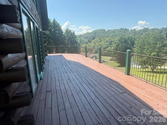 Single Family Residence at 124 Woodard Lane, Hayesville, photo 3 of 14