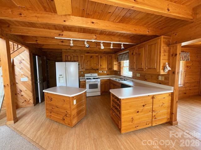 Single Family Residence at 124 Woodard Lane, Hayesville, photo 9 of 14