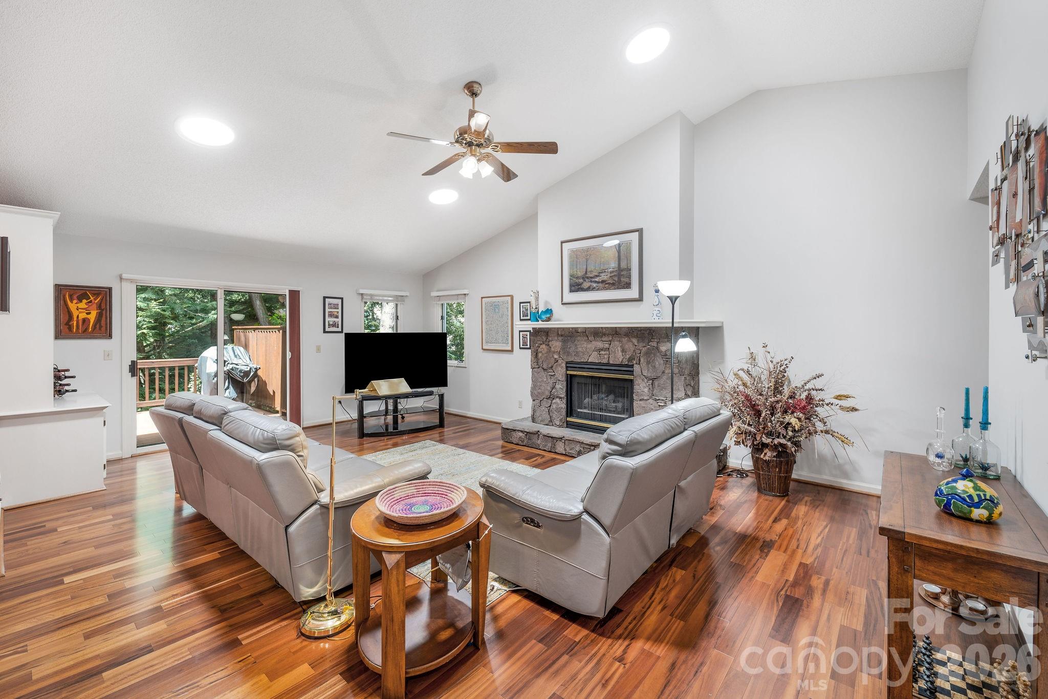 Living room w/ gas log fire place. - 31 Hillcreek Drive, Asheville